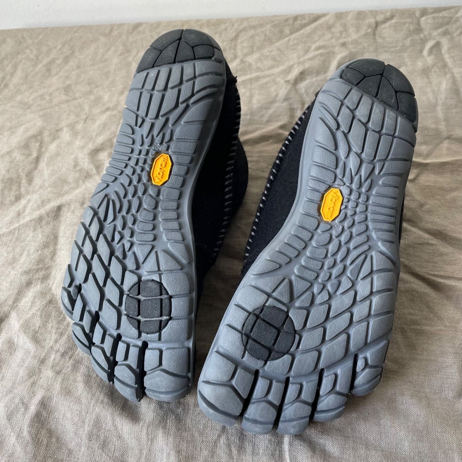 Vibram Vibram FiveFingers Wool Lace-Up Barefoot Shoes 9424AC Size US 6.5 / IT 36.5 - 4 Thumbnail