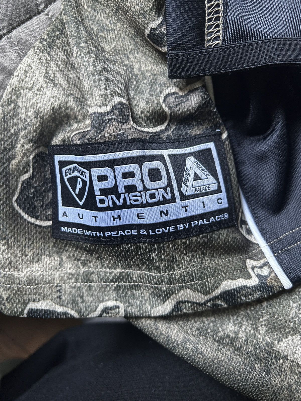 Palace × Realtree Palace Om Mesh Jersey Realtree | Grailed