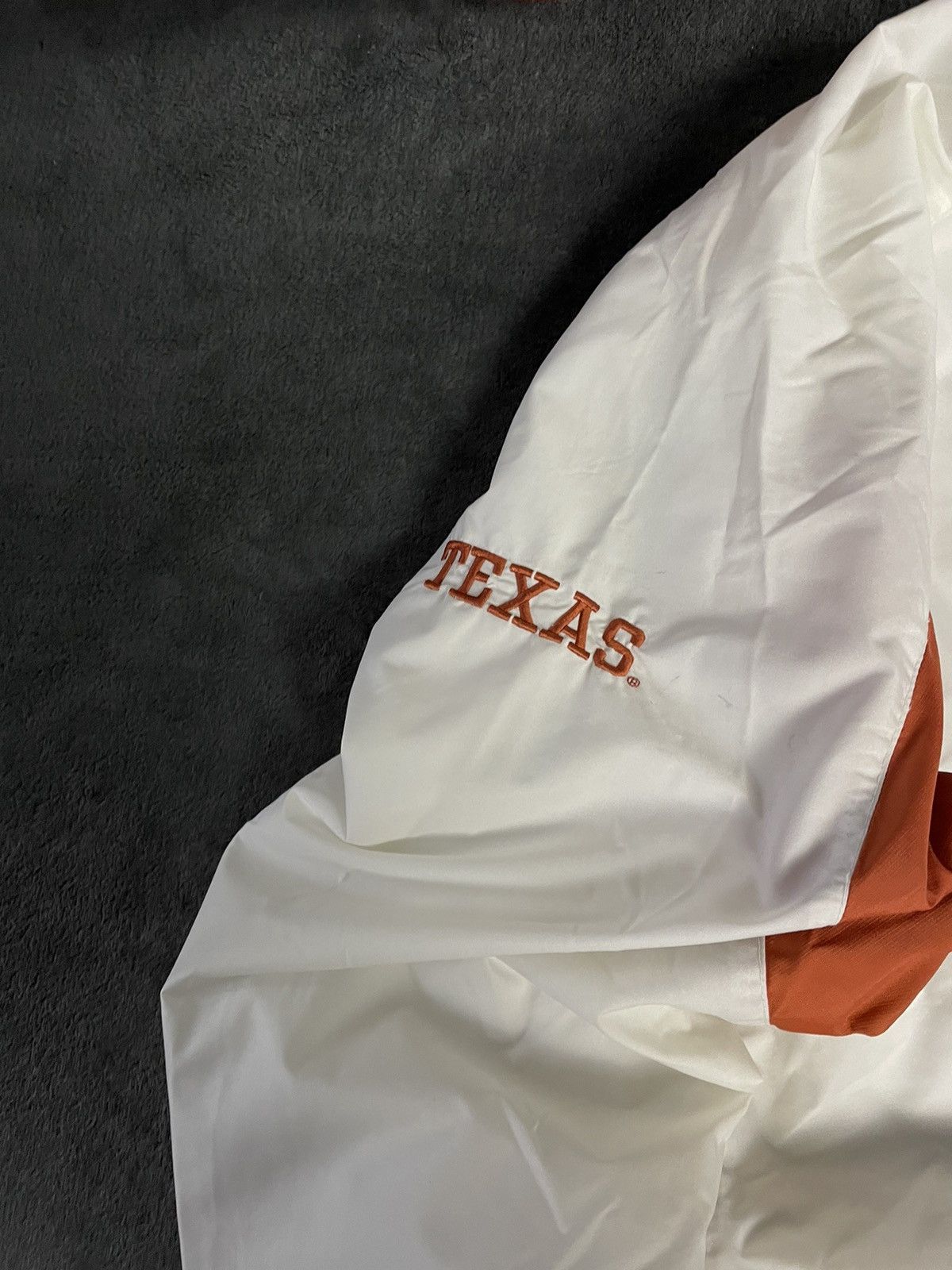 Nike 90s Nike Vintage Center Swoosh Texas Oversize Nylon Jacket Size US L / EU 52-54 / 3 - 6 Thumbnail