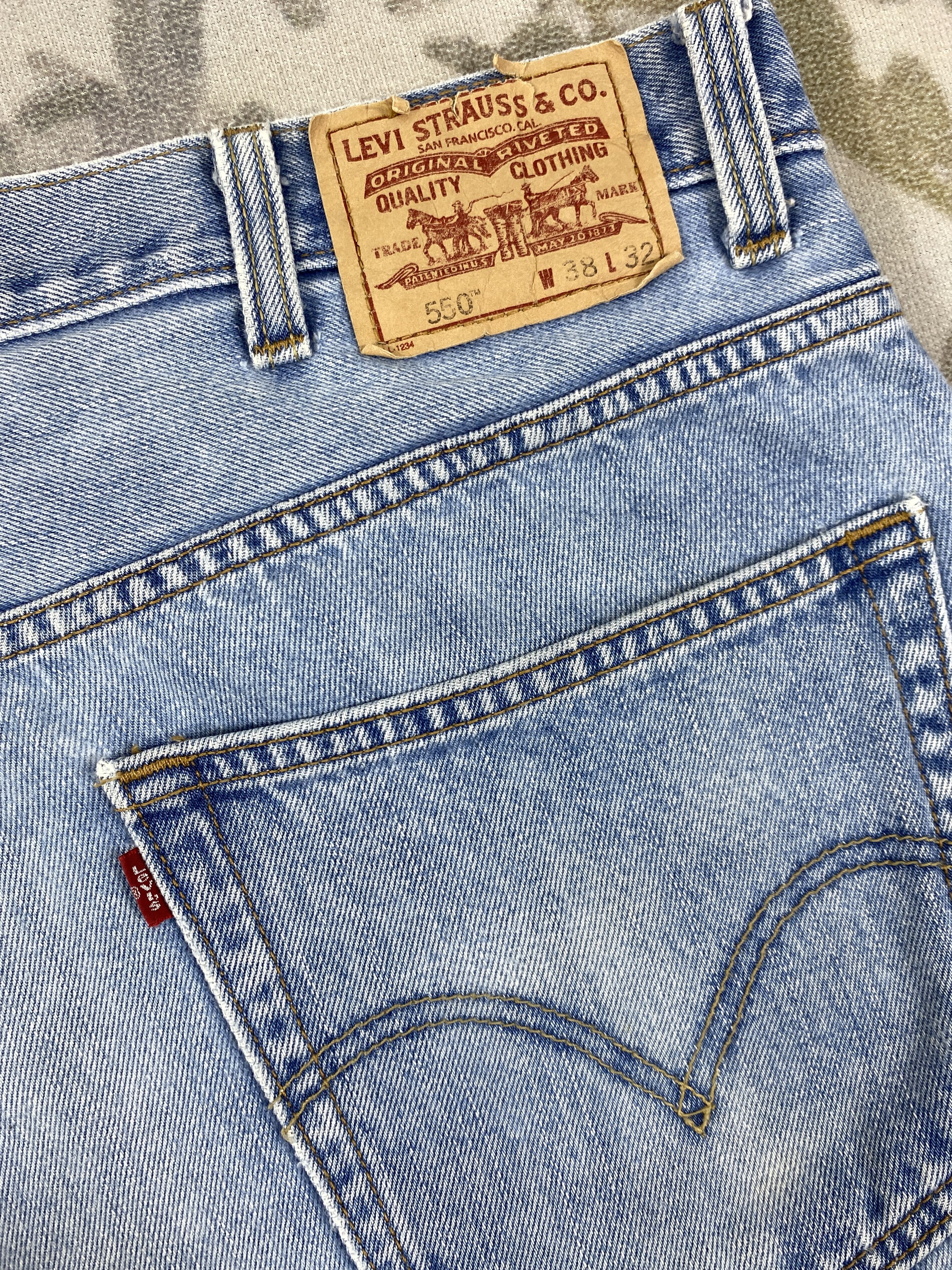Levi's Mid Blue Vintage Levi's 550 Jeans 39x31 Denim -SJ033 Size US 39 - 12 Thumbnail