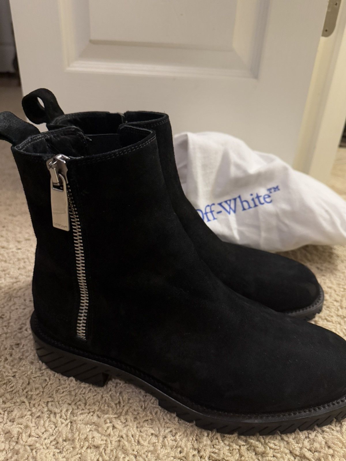 Off-White Round-toe suede ankle boots Size US 8 / EU 41 - 2 Thumbnail