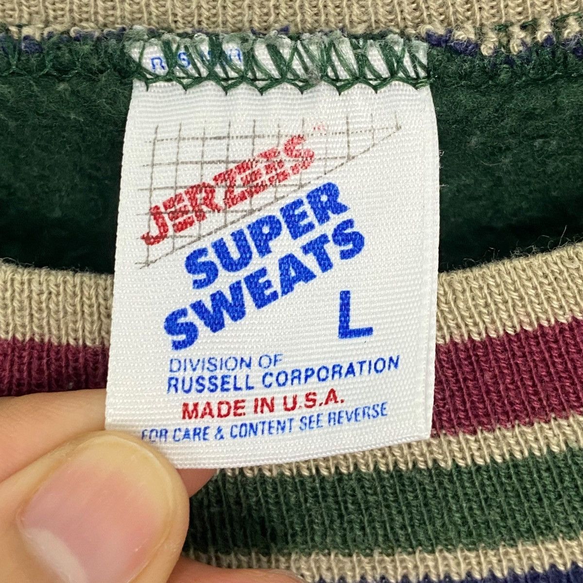 Vintage Vintage Jerzees Small Logo Embroidered Green Pullover Size L Size US L / EU 52-54 / 3 - 7 Thumbnail