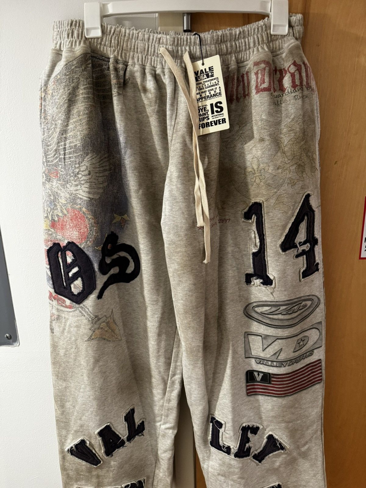 Vale Vale Forever Crash Sweats ‘Dirty/ Gray’ Size US 36 / EU 52 - 4 Thumbnail