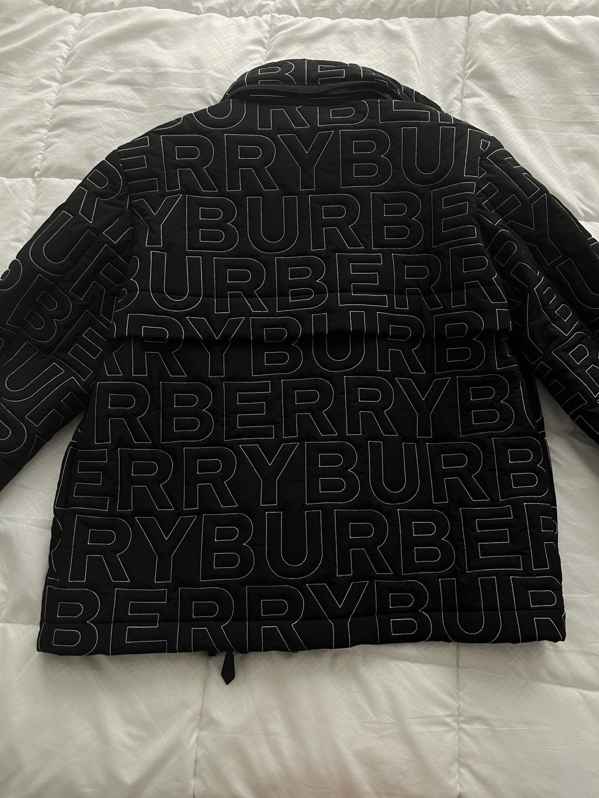 Burberry Burberry Embroidered Logo Packaway Hood Stretch Nylon Jacket Size US M / EU 48-50 / 2 - 4 Thumbnail