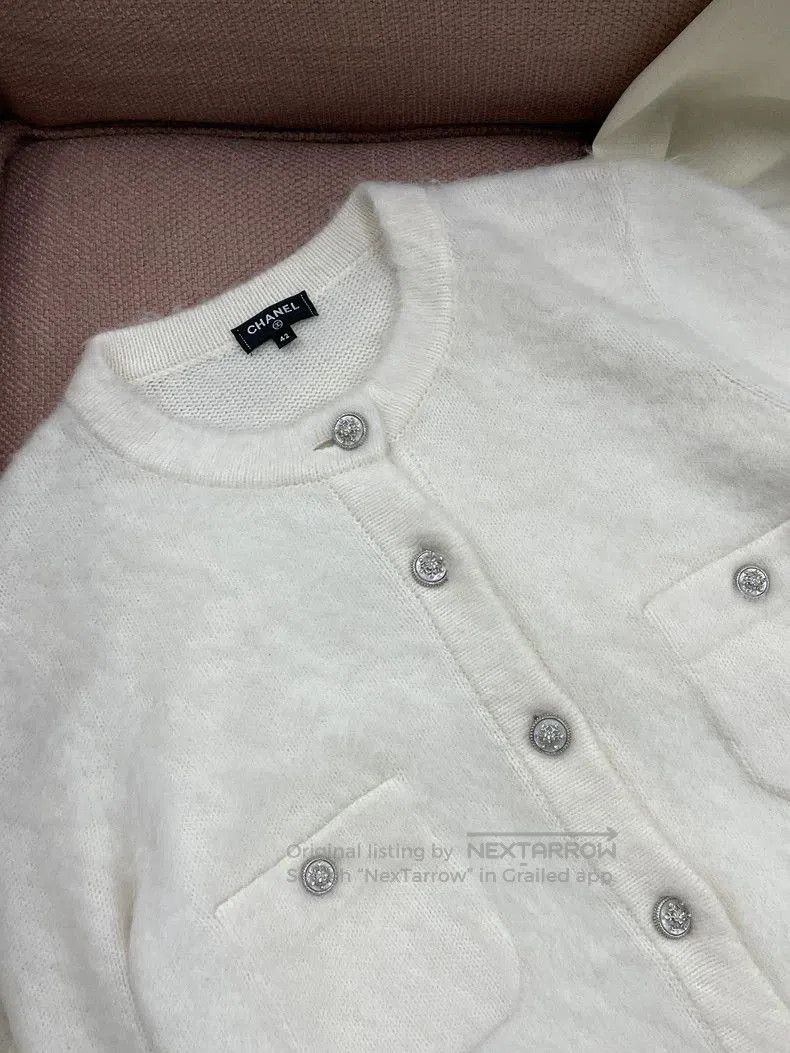 Chanel Chanel Snowflake Diamond Button Cashmere Cardigan. Size US XL / EU 56 / 4 - 2 Thumbnail