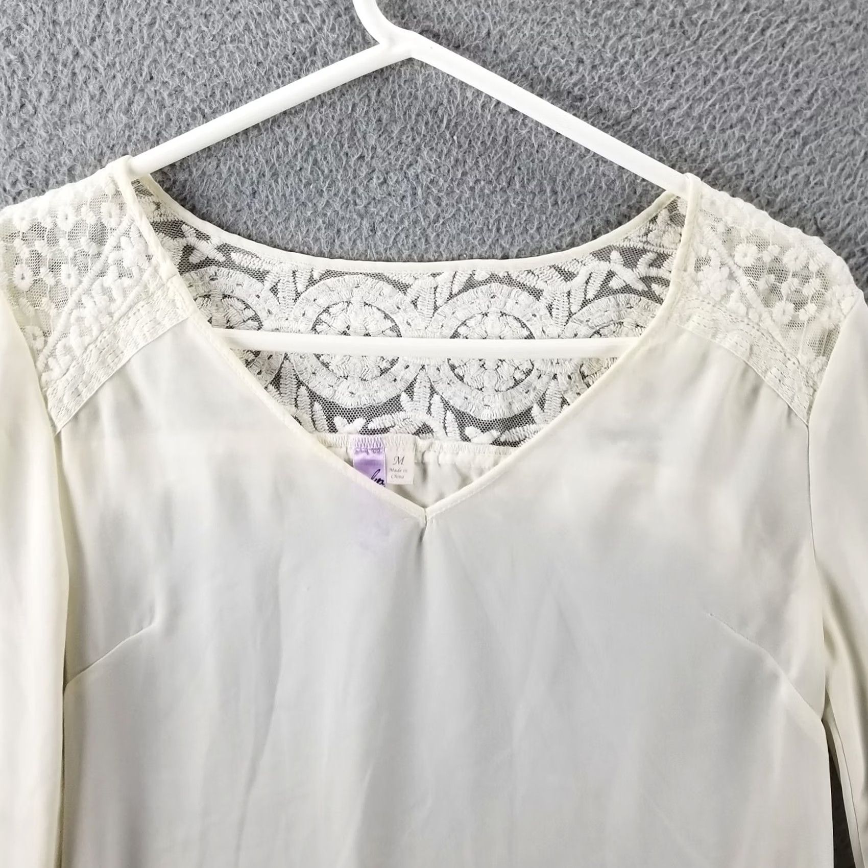 Anthropologie Anthropologie Alya Bohemian Tunic Top M Womens V-Neck Crochet Lace Bell Sleeve Knit Beach Casual Shirt Set Size M / US 6-8 / IT 42-44 - 2 Thumbnail