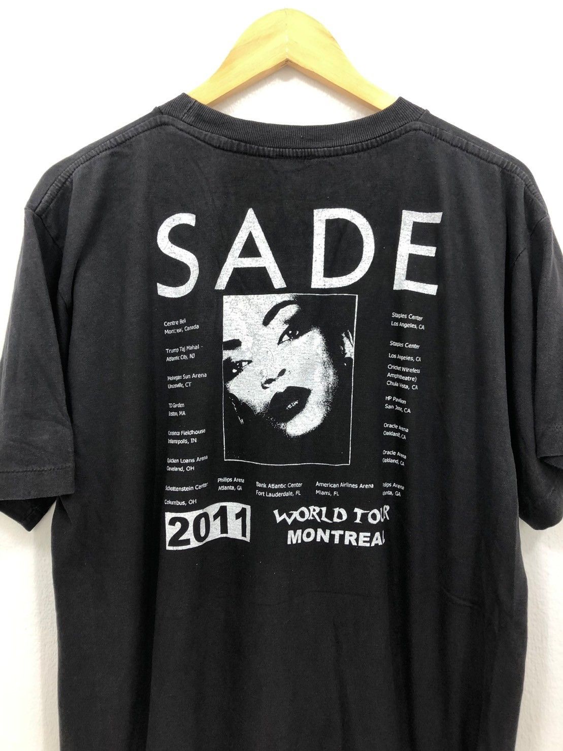 Vintage "RARE" SADE World Tour 2011 Montreal Single Stitch BN Size US L / EU 52-54 / 3 - 2 Thumbnail