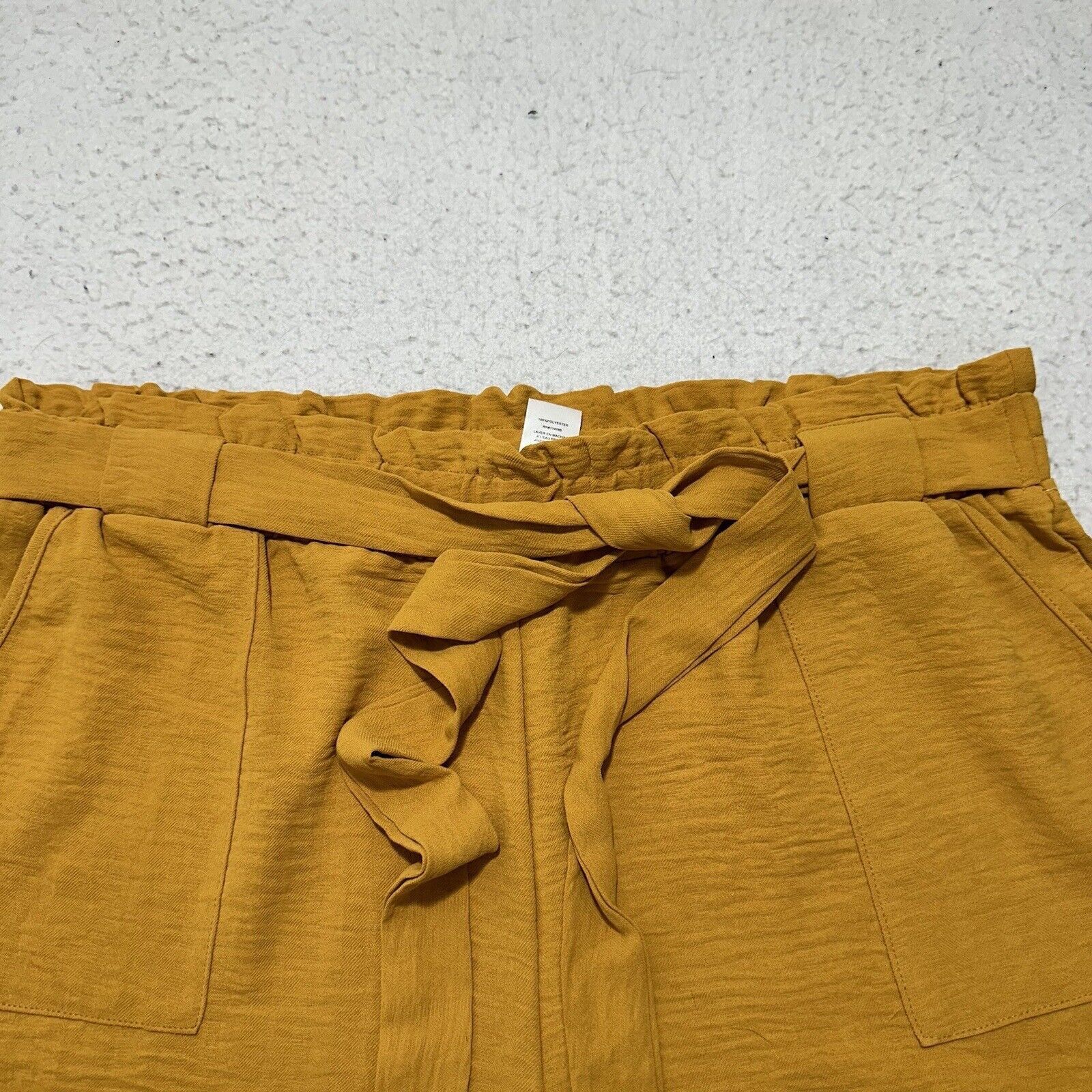 Other Retrology XL Medallion Gold Yellow Paperbag Shorts 5" Inseam Size 40" / US 18 - 2 Thumbnail