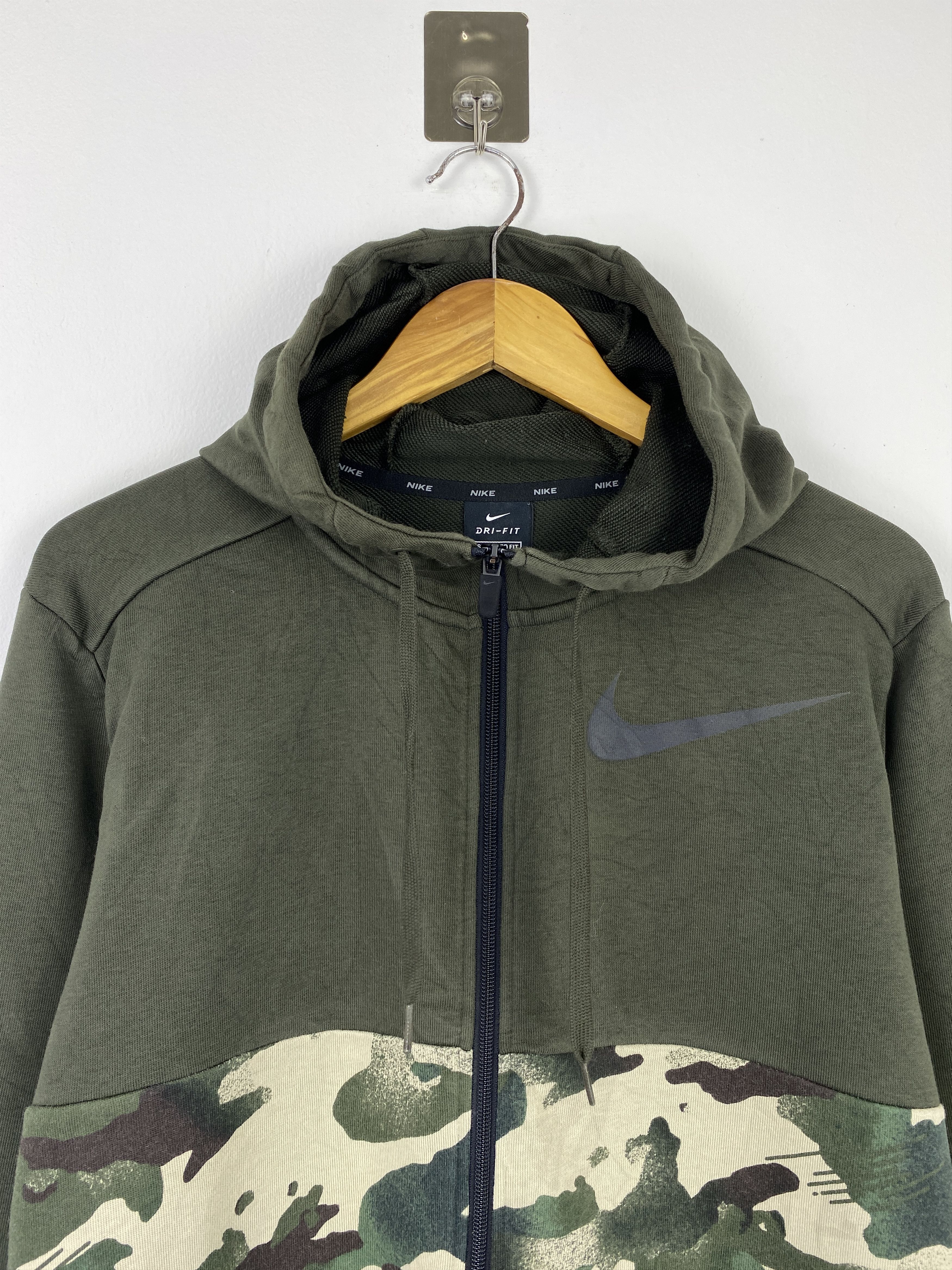 Nike Nike Dri-FIT Camo Colorblock Full-Zip Hoodie L BP0026 Size US L / EU 52-54 / 3 - 2 Thumbnail