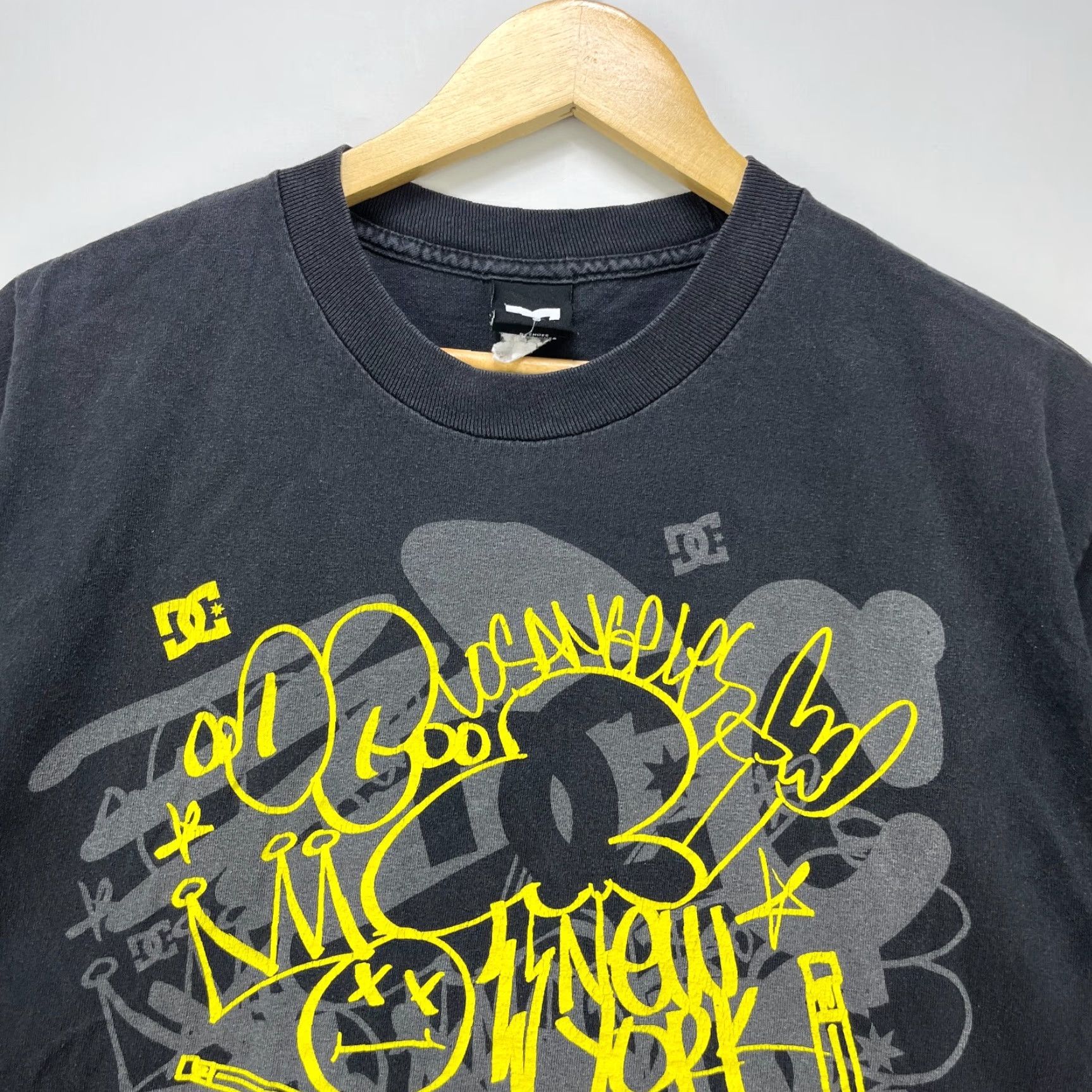 Vintage **VINTAGE Y2K DC Large Black Skateboard T-Shirt** User: Vintage Y2K DC Large Black Skateboard T-Shirt Size US L / EU 52-54 / 3 - 3 Thumbnail