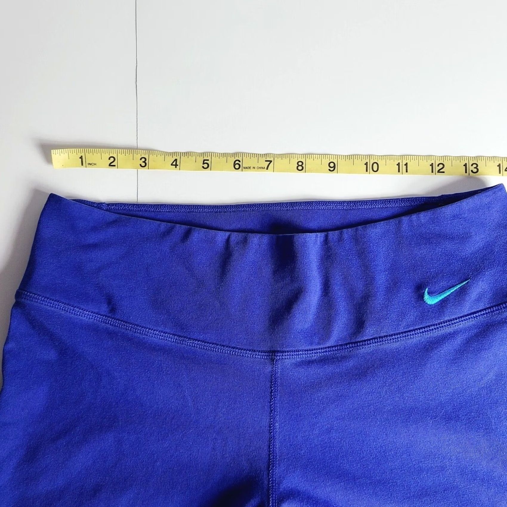 Nike VINTAGE? Nike Dri-Fit Navy Blue White Stretch Athletic Capri Leggings - Medium Women Blue Capris M Athletic Nike Dri-FIT | Womens Activewear Size 32" / US 10 / IT 46 - 4 Thumbnail