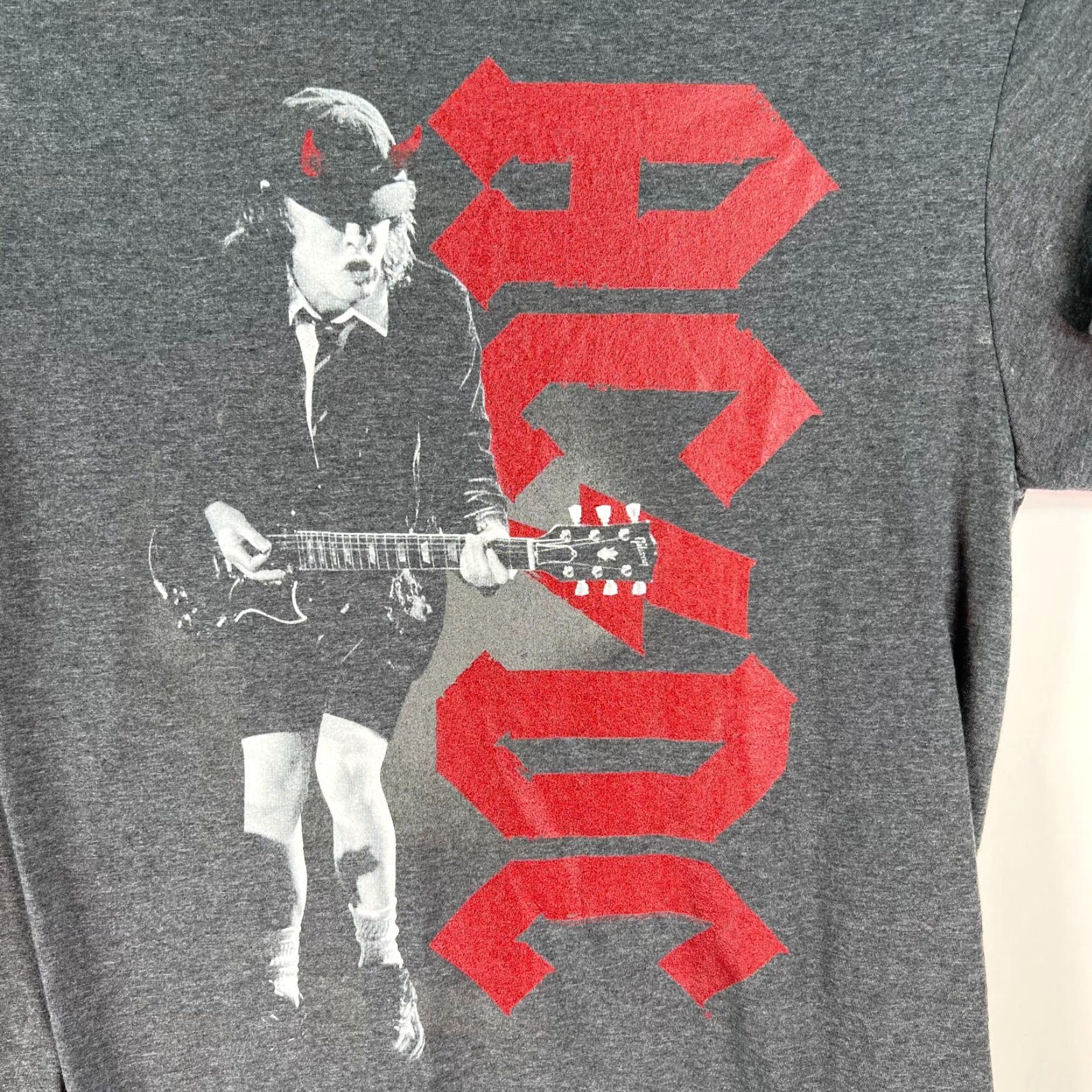 Vintage ACDC Angus Rockin Mens Short Sleeves Pullover Graphic Gray T Shirt Size Medium Size US M / EU 48-50 / 2 - 2 Thumbnail