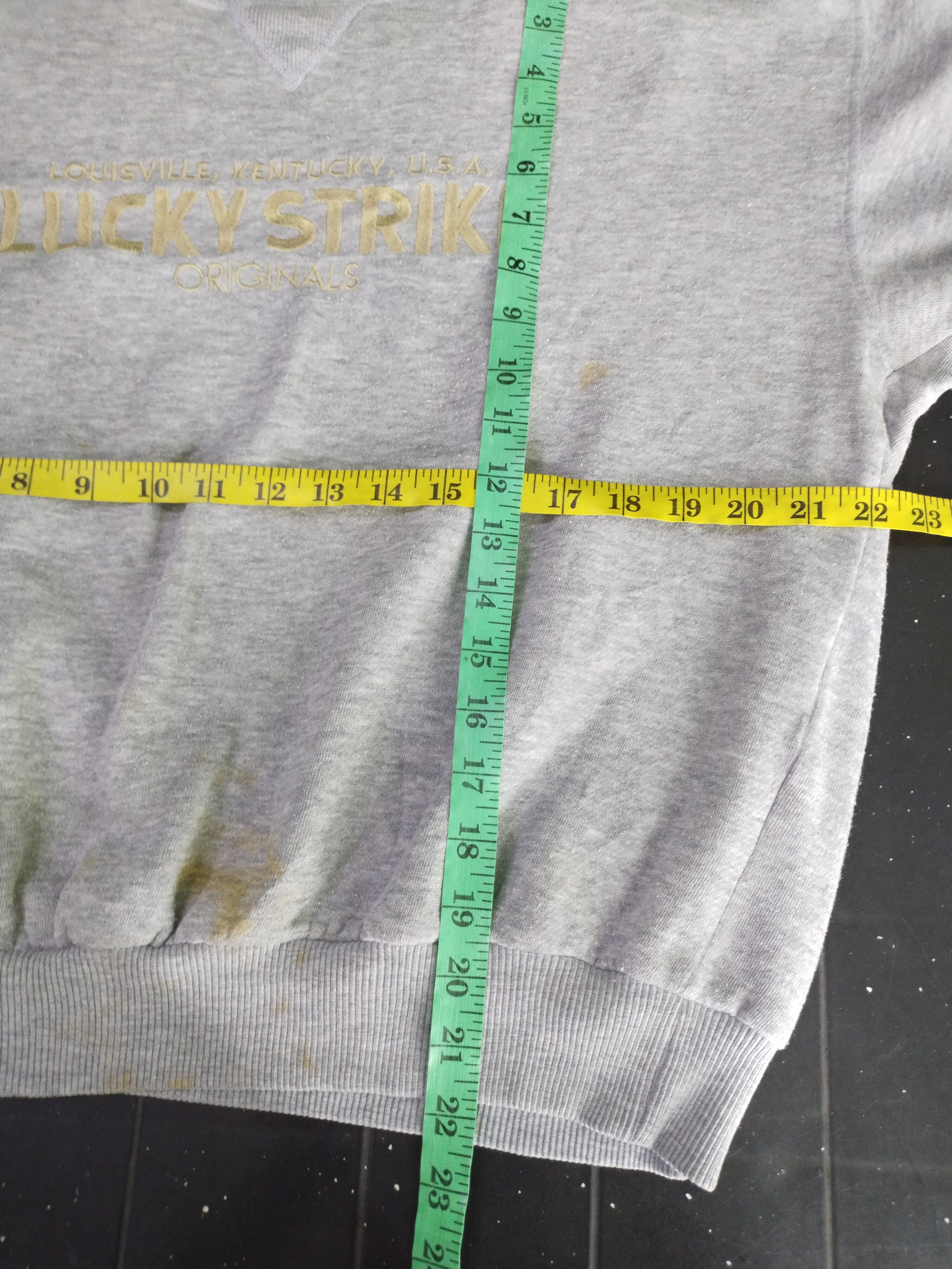 Vintage Vintage Lucky Strike Embroidered Baggy Sweatshirt Size US M / EU 48-50 / 2 - 9 Thumbnail
