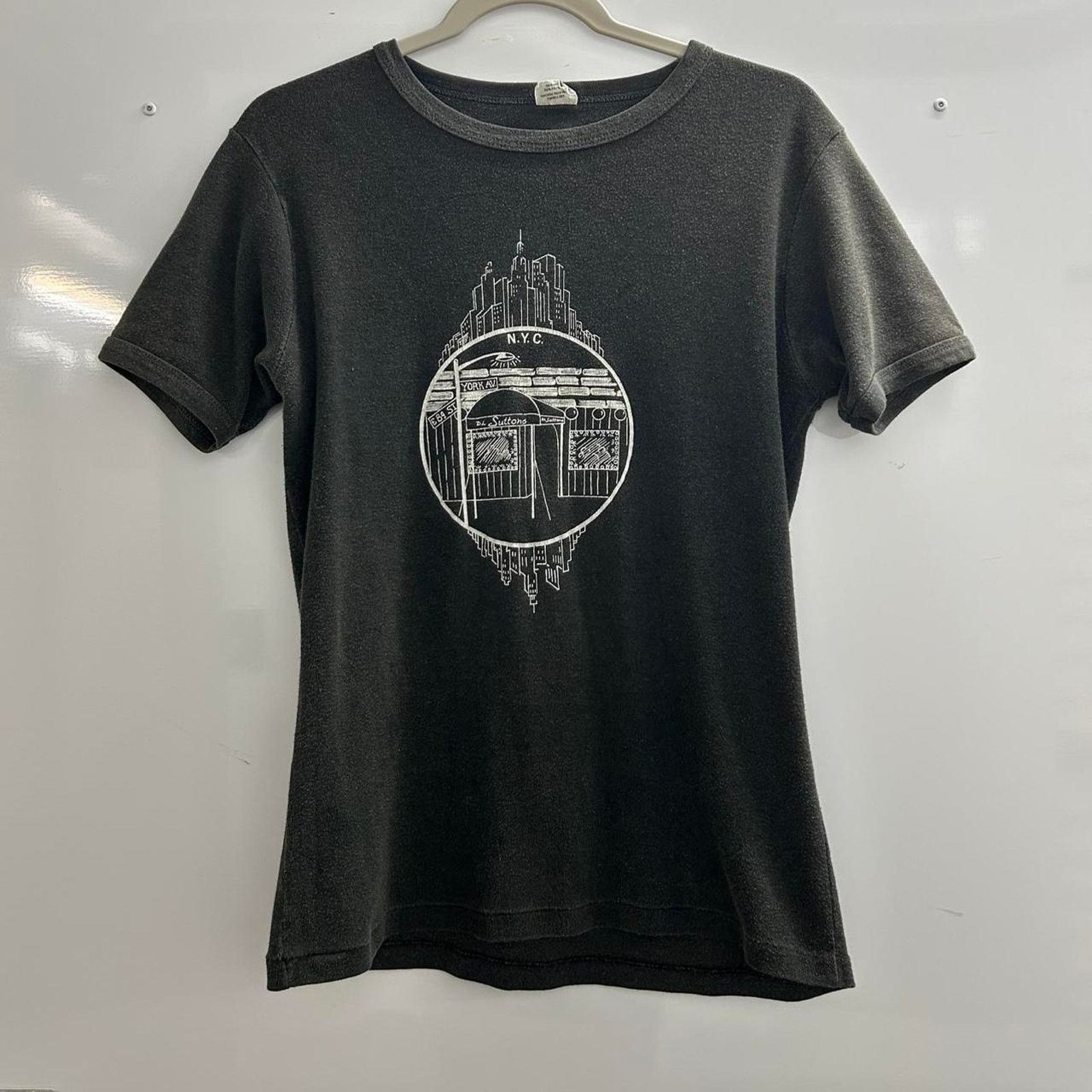 Other VTG 70s Dr Sutton NYC Bar black & white graphic tee Size US XL / EU 56 / 4 - 1 Thumbnail
