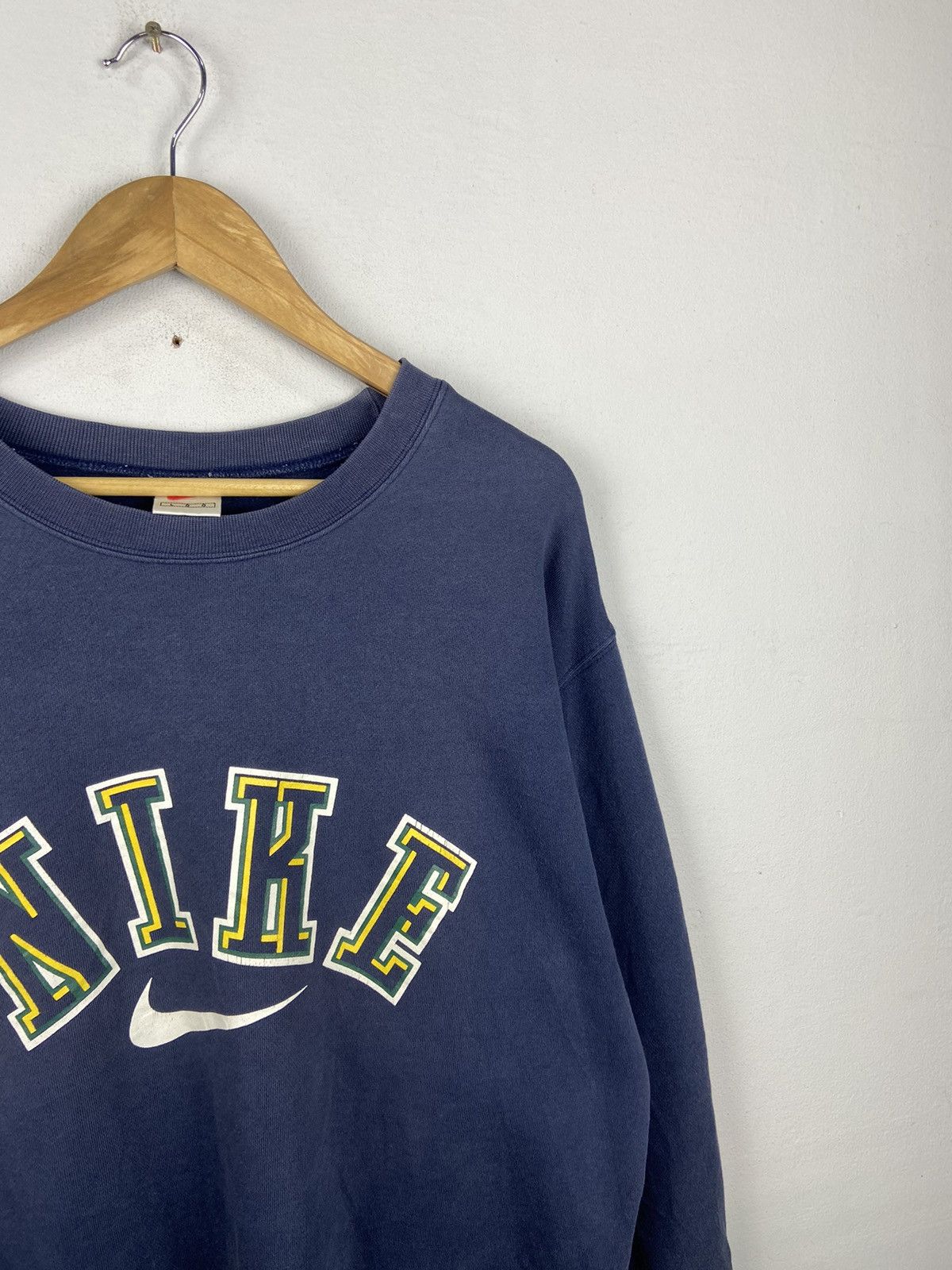 Nike × Vintage Vintage 90s Nike Big Logo Spell Out Sweatshirt Size US L / EU 52-54 / 3 - 3 Thumbnail