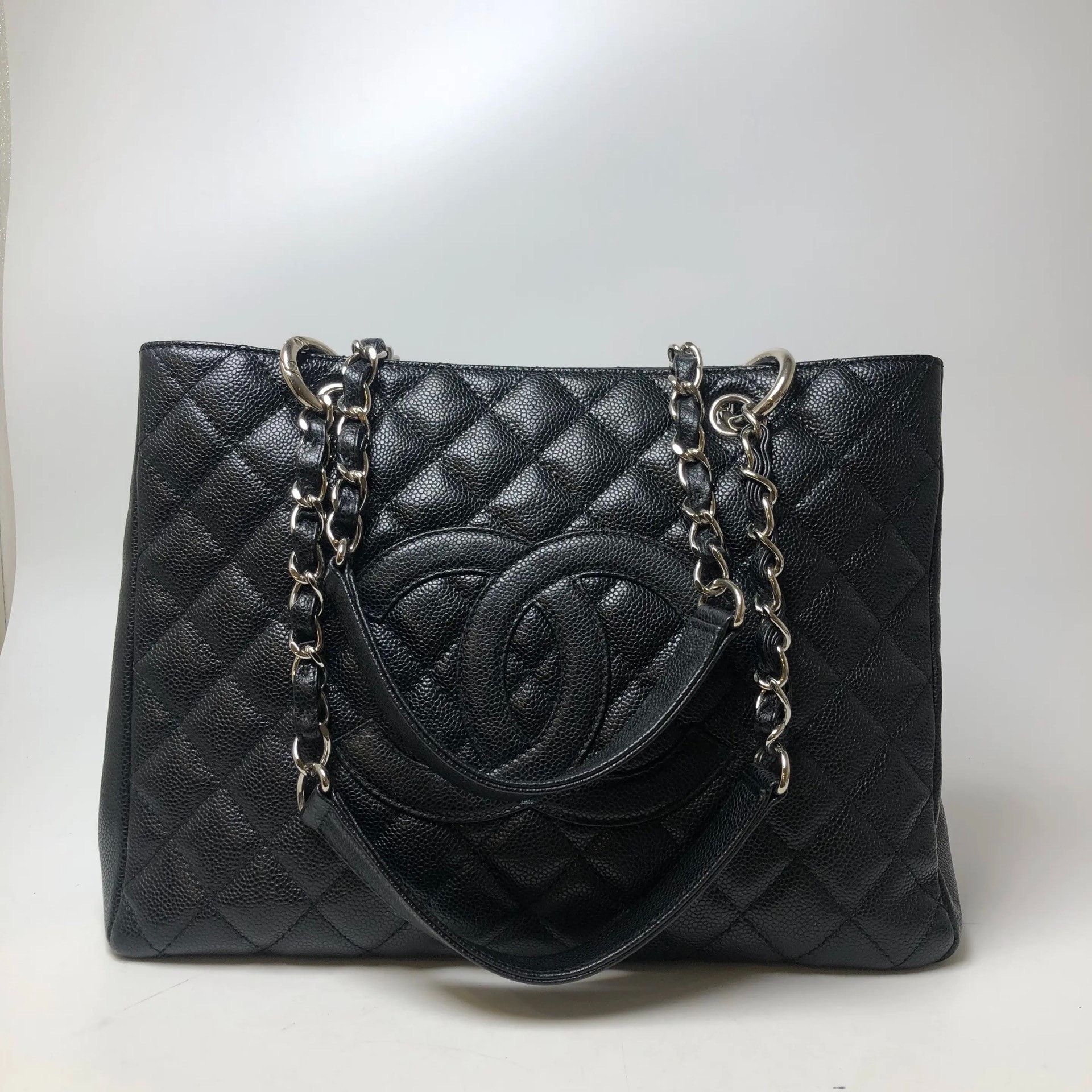 Chanel Pre-loved Bag Very good condition Size ONE SIZE - 1 Thumbnail