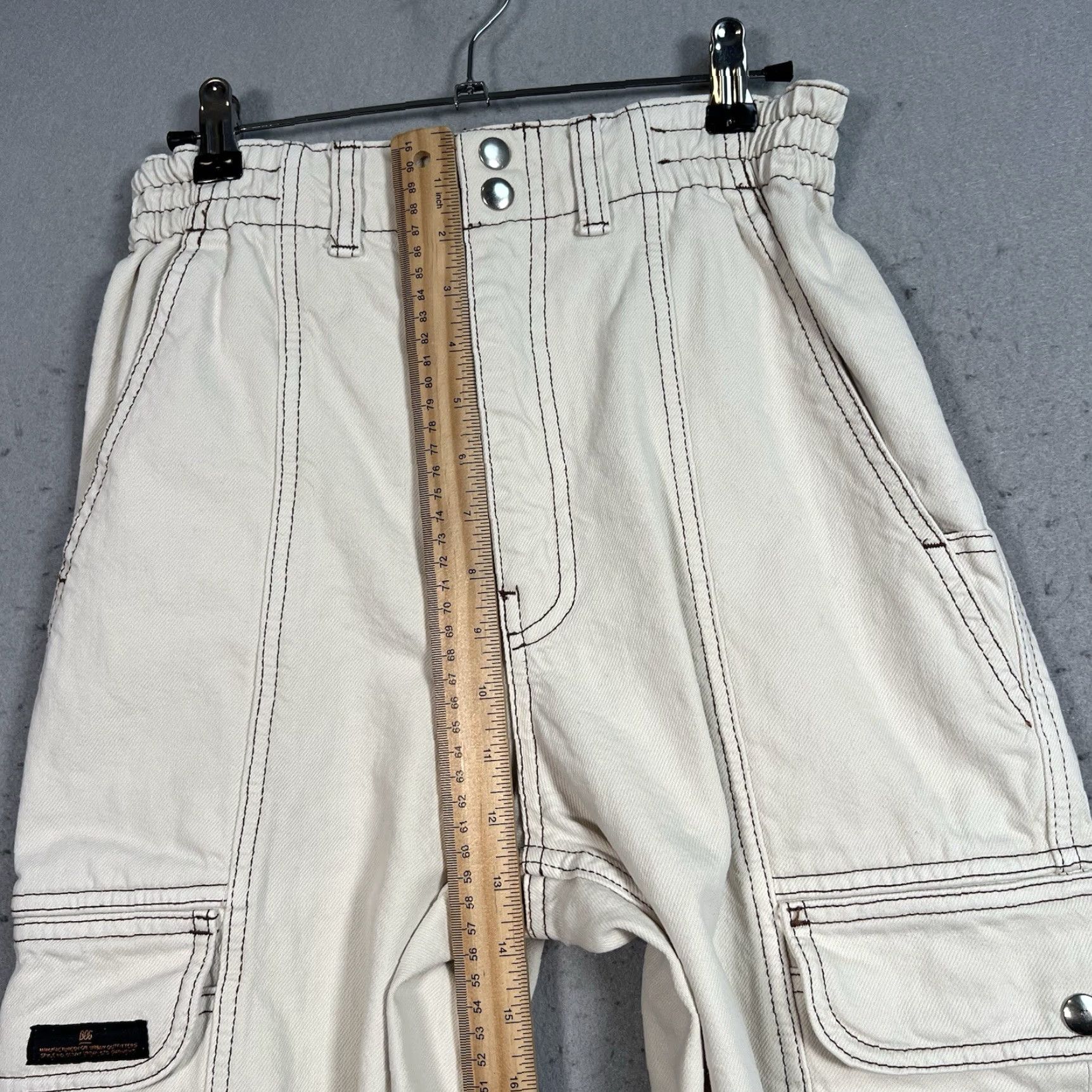 Urban Outfitters VINTAGE Urban Outfitters BDG Cream Relaxed SKATE Cargo Baggy Denim Women’s 27 Ivory Size ONE SIZE - 7 Thumbnail