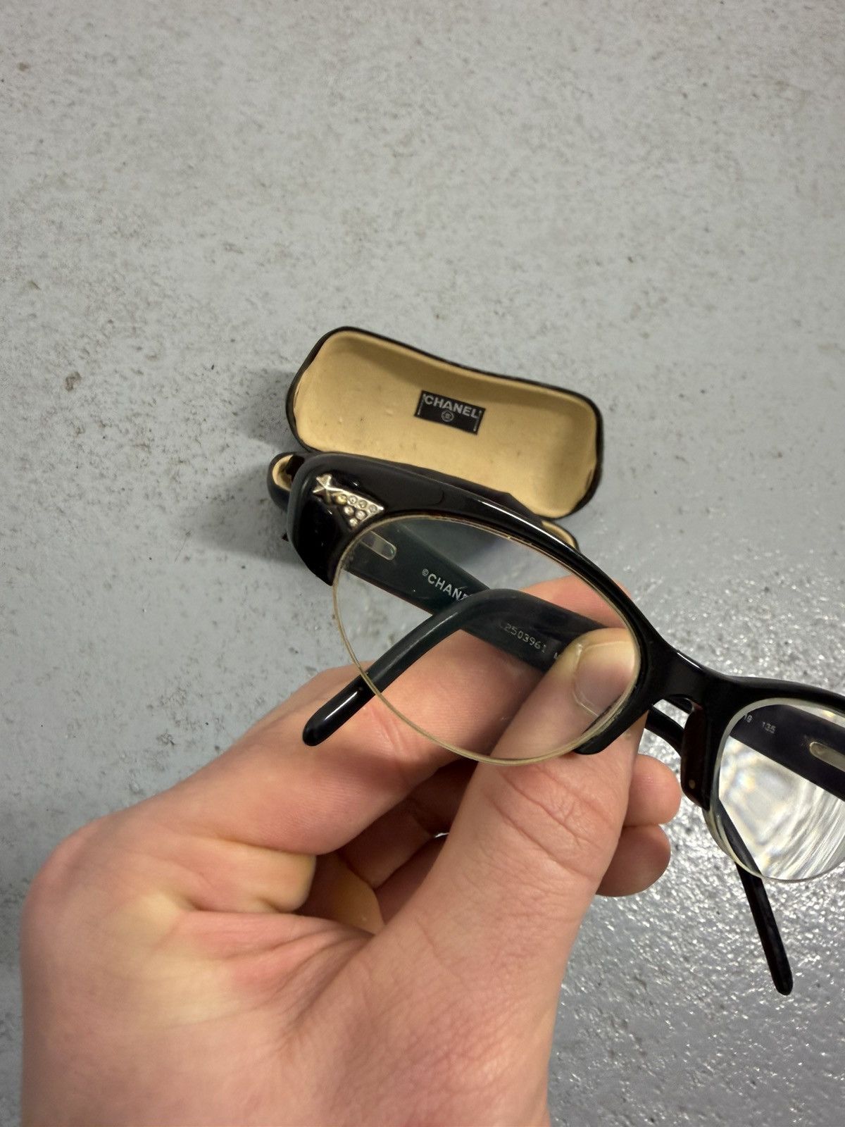 Chanel Vintage Chanel Sunglasses With Case Size ONE SIZE - 3 Thumbnail