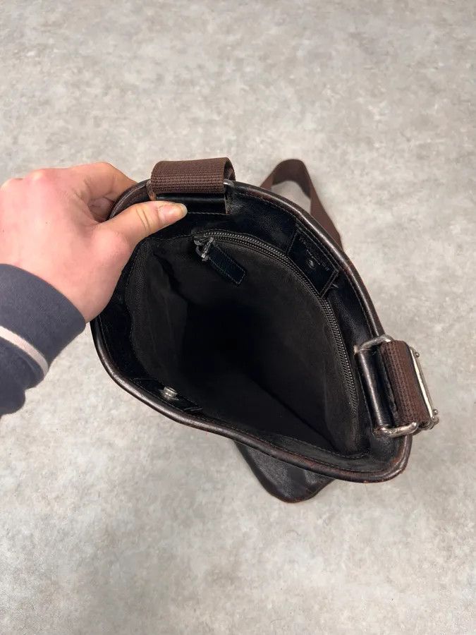 Yves Saint Laurent AW2002 Yves Saint Laurent Brown Leather Shoulder Bag Size ONE SIZE - 9 Thumbnail
