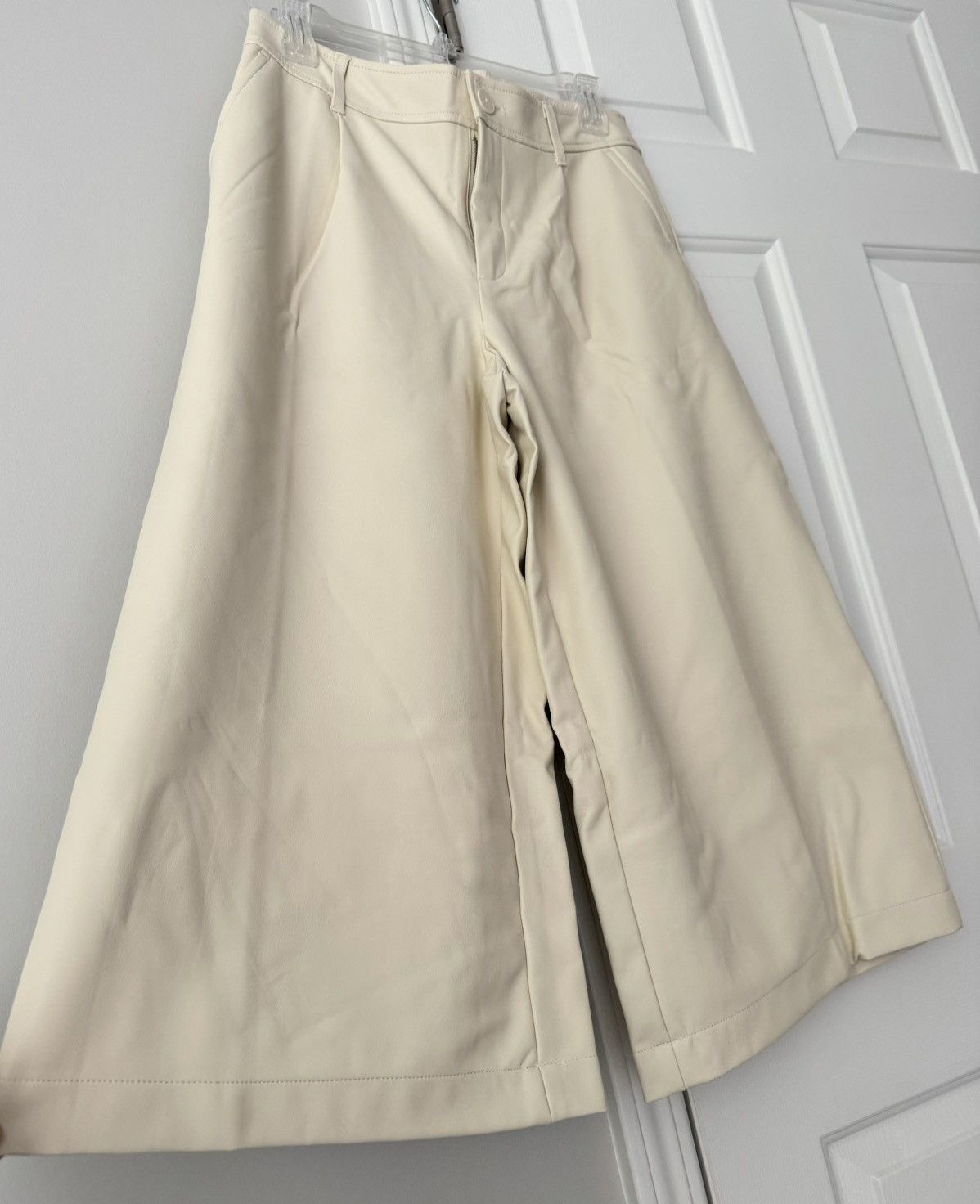 Anthropologie Anthropologie Faux Leather Culottes in Ivory, Size 6 Size 28" / US 6 / IT 42 - 4 Thumbnail