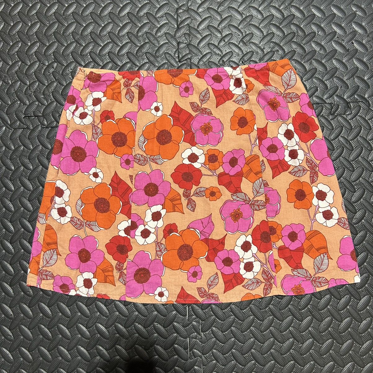 Urban Outfitters Urban Outfitters Mini Skirt Floral Notched Small Petites Size 25" / US 0 / IT 36 - 10 Thumbnail