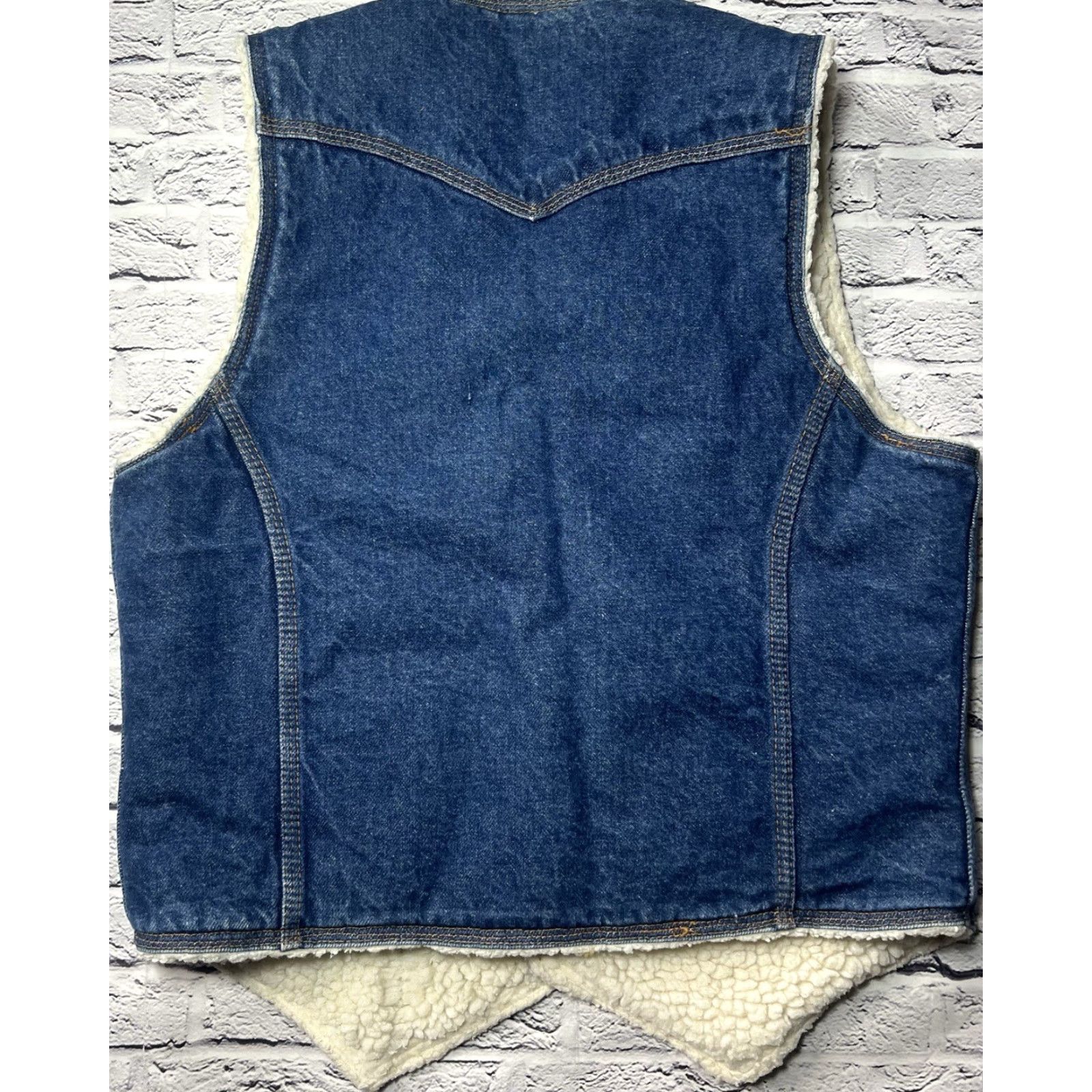 Levi's VINTAGE Levi's Orange Tab Sherpa Lined Denim Trucker Vest Unisex M Blue Cotton Denim Snap Vest 80s 90s Biker Retro USA Western Mens Womens Size US M / EU 48-50 / 2 - 3 Thumbnail