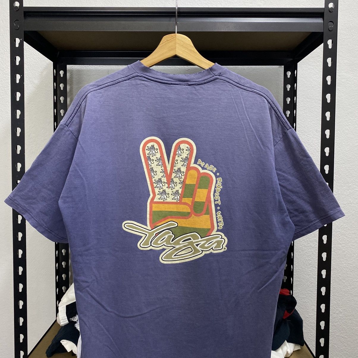 Vintage Vintage 90s Yosa Big Logo Peace Skateboarding Tshirt Size US L / EU 52-54 / 3 - 2 Thumbnail