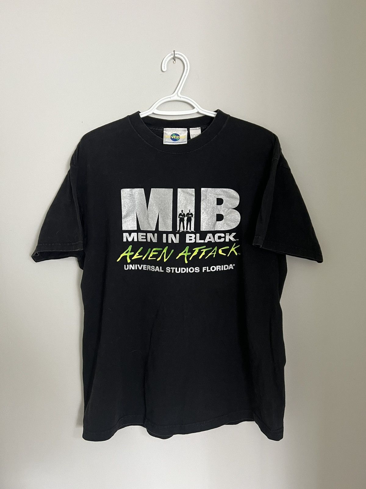 Universal Studios Vintage 2000 MIB Men In Black Alien Attack Promo Movie Tee Size US XL / EU 56 / 4 - 1 Thumbnail
