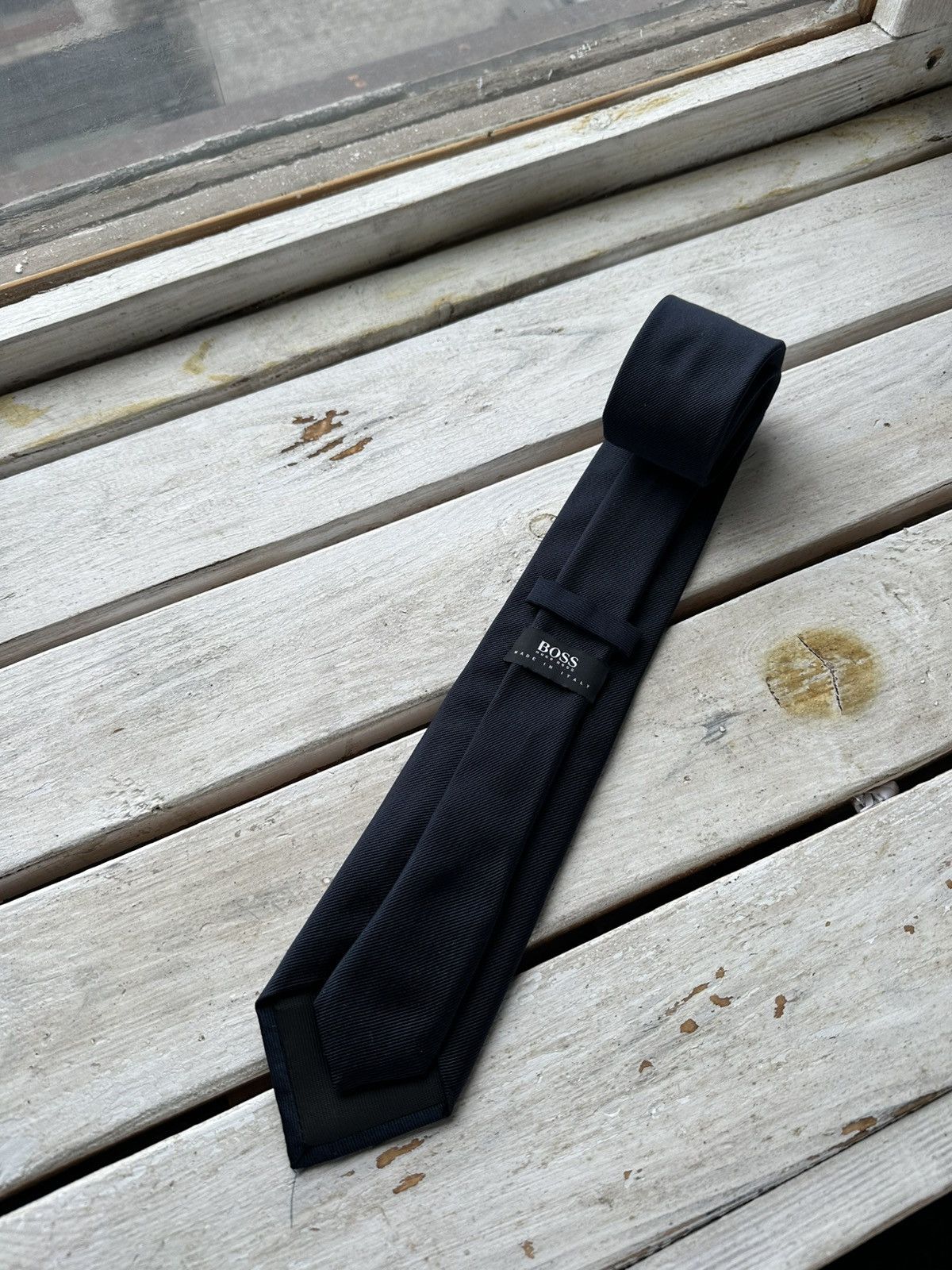 Hugo Boss 🚨Hugo Boss Tie LUXURY VINTAGE RARE OLD MONEY BASIC Size ONE SIZE - 1 Thumbnail
