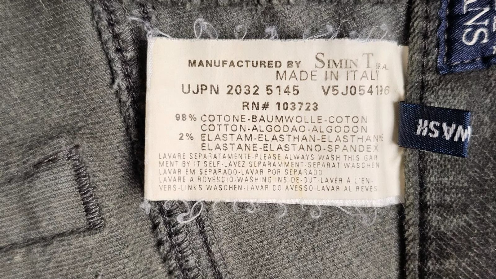 Armani Vintage Armani Corduroy Jeans L Comfort Fit Made in ITALY Size US 32 / EU 48 - 7 Thumbnail