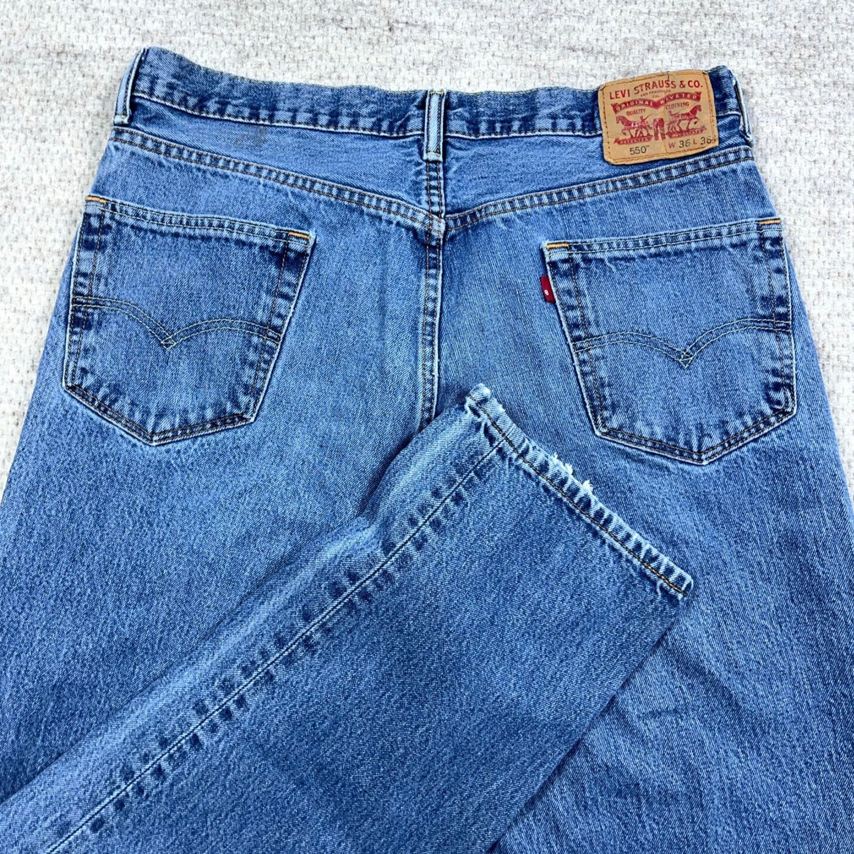 Levi's VINTAGE Levi's 550 Jeans Men 36x36 Relaxed Fit Straight Blue Denim 5-Pocket Mens Regular Size US 36 / EU 52 - 3 Thumbnail
