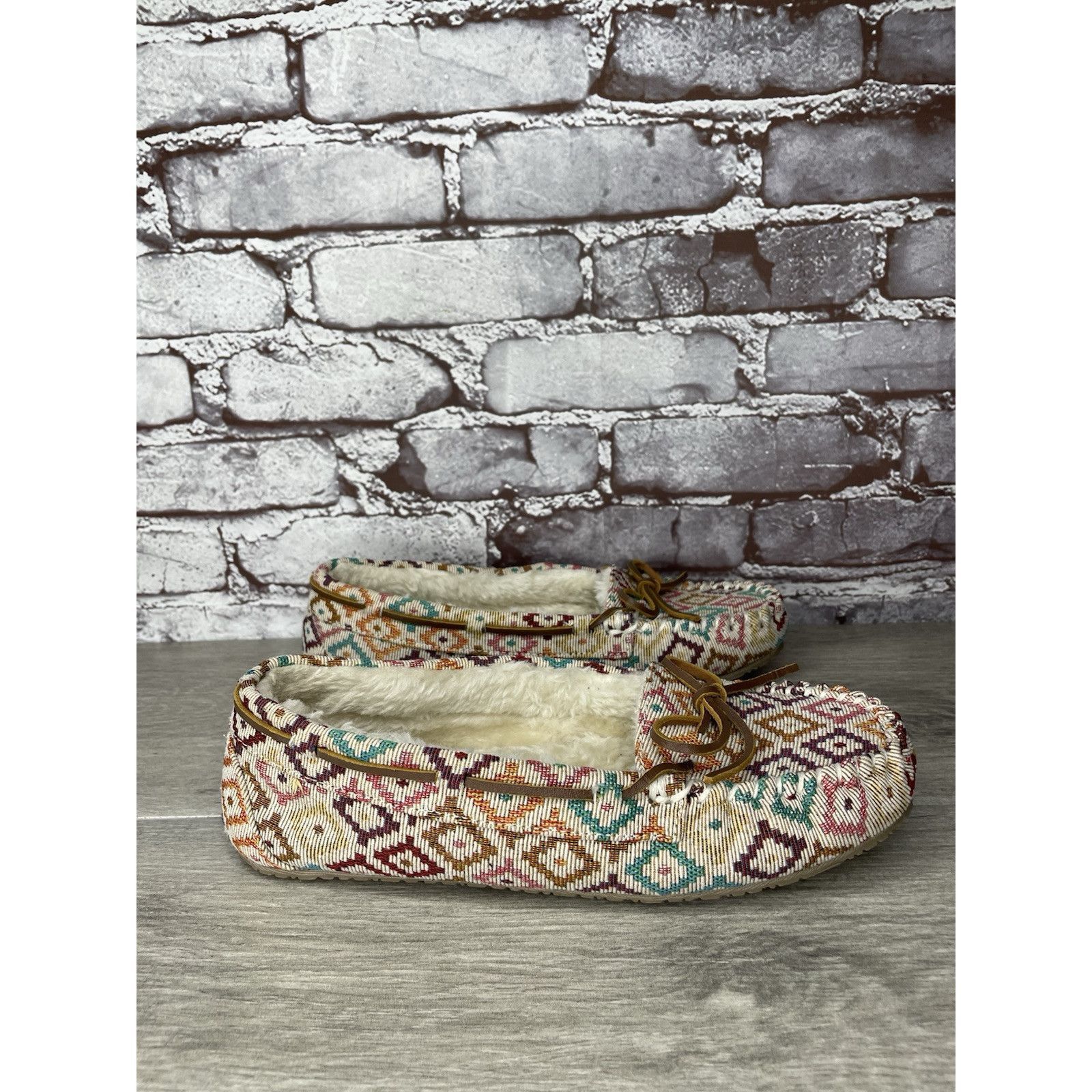 Minnetonka Minnetonka Sally Moccasins Cream Aztec Southwest Faux Fur Li Size US 10 / IT 40 - 12 Thumbnail