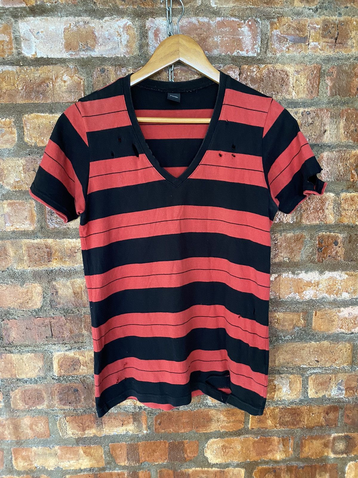 Pledge Pledge Distressed border Cobain tee Size US S / EU 44-46 / 1 - 2 Thumbnail