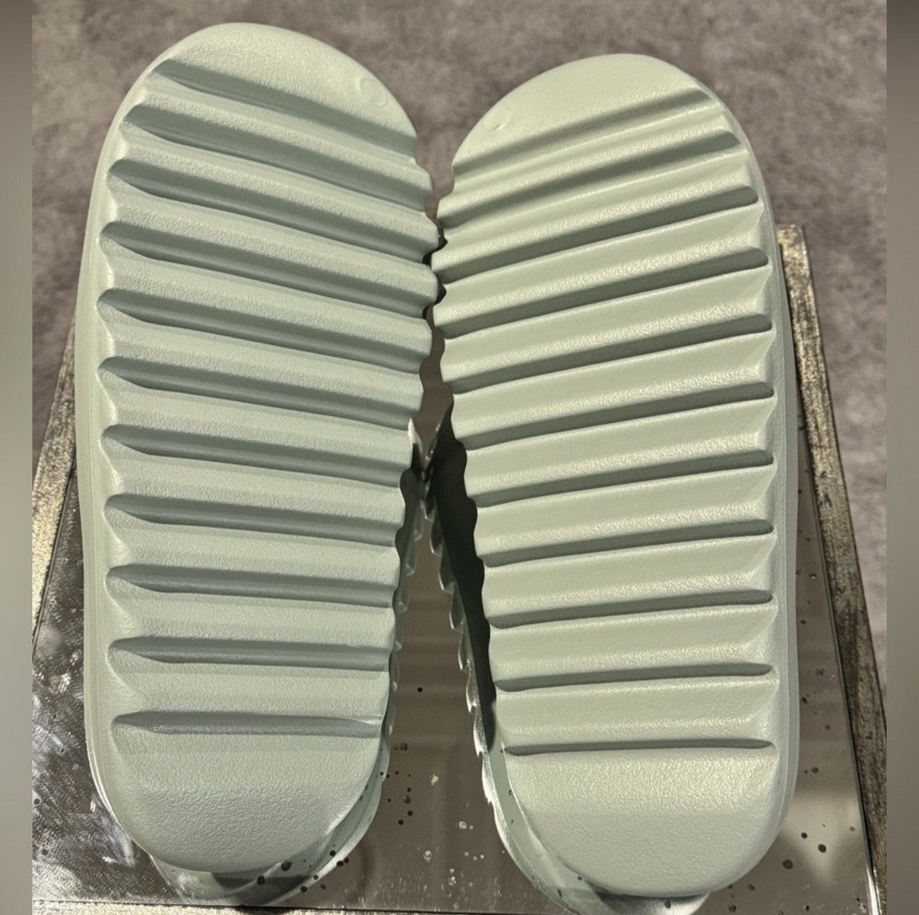 Yeezy Yeezy Slides Size US 13 / EU 46 - 5 Thumbnail