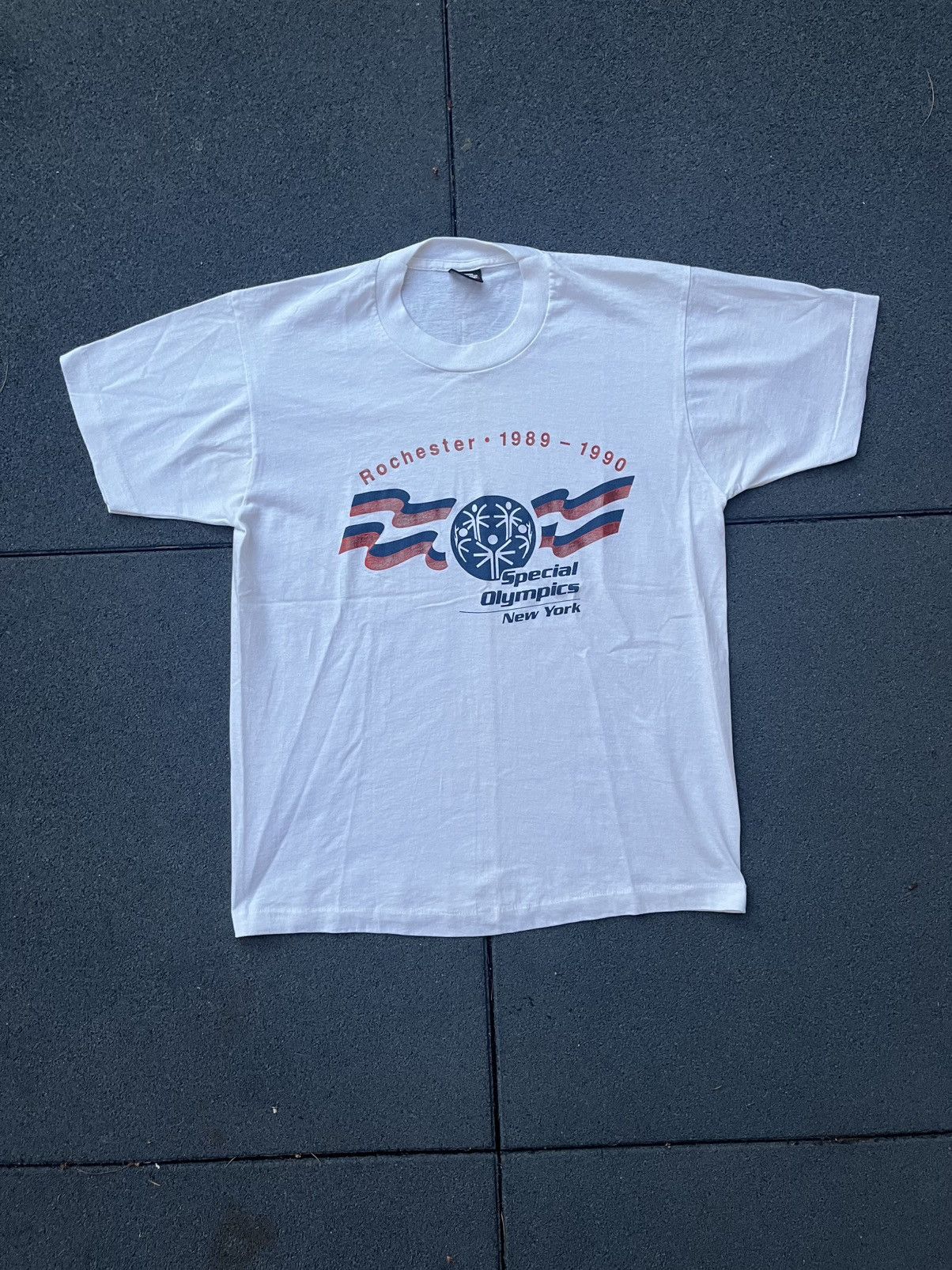 Other 1989 Vintage Graphic Olympics tee Size US L / EU 52-54 / 3 - 1 Thumbnail