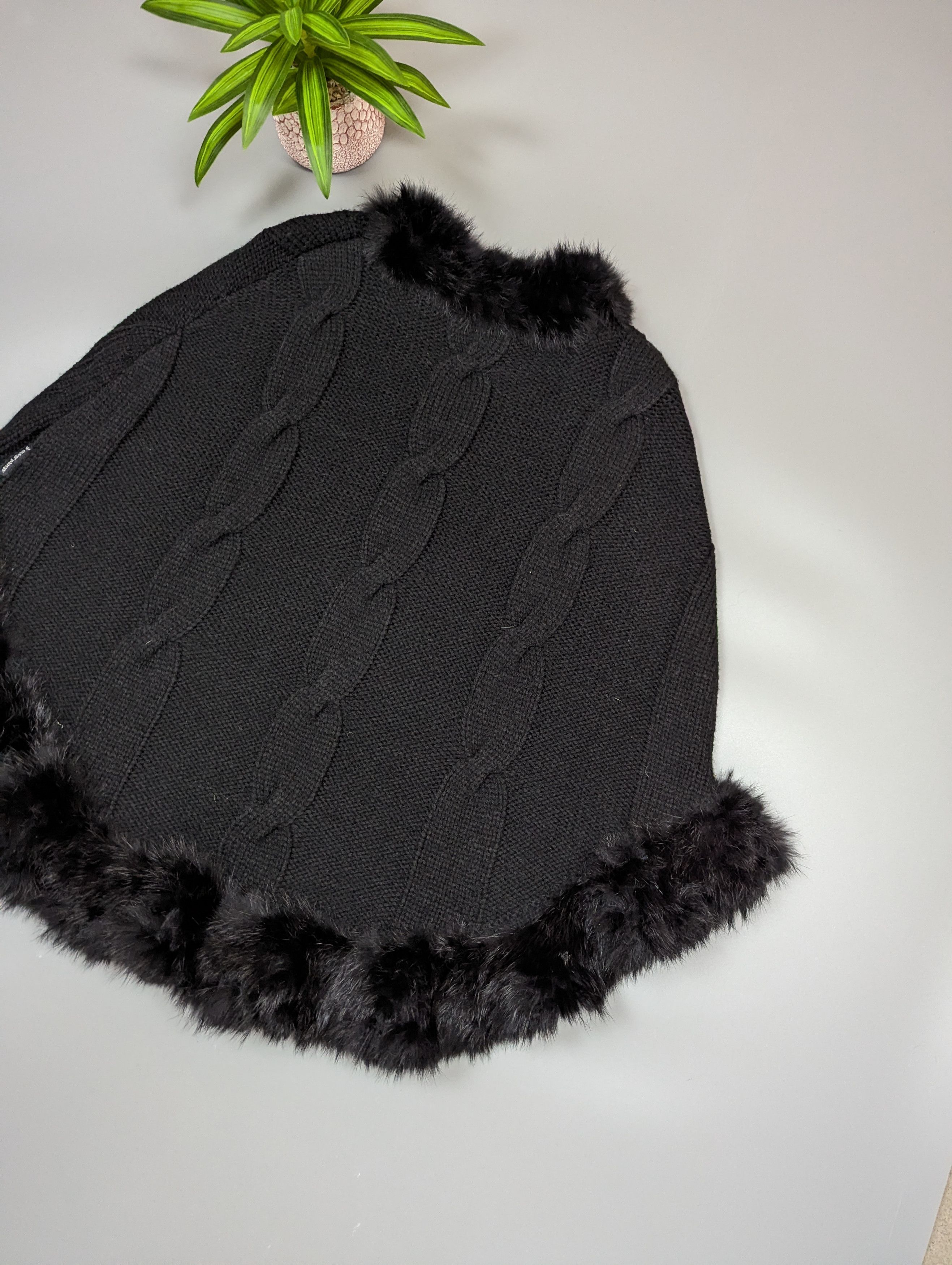 Giorgio Armani Armani Jeans Knitted Poncho Black Faux Fur Trim Bolero Size M / US 6-8 / IT 42-44 - 17 Thumbnail