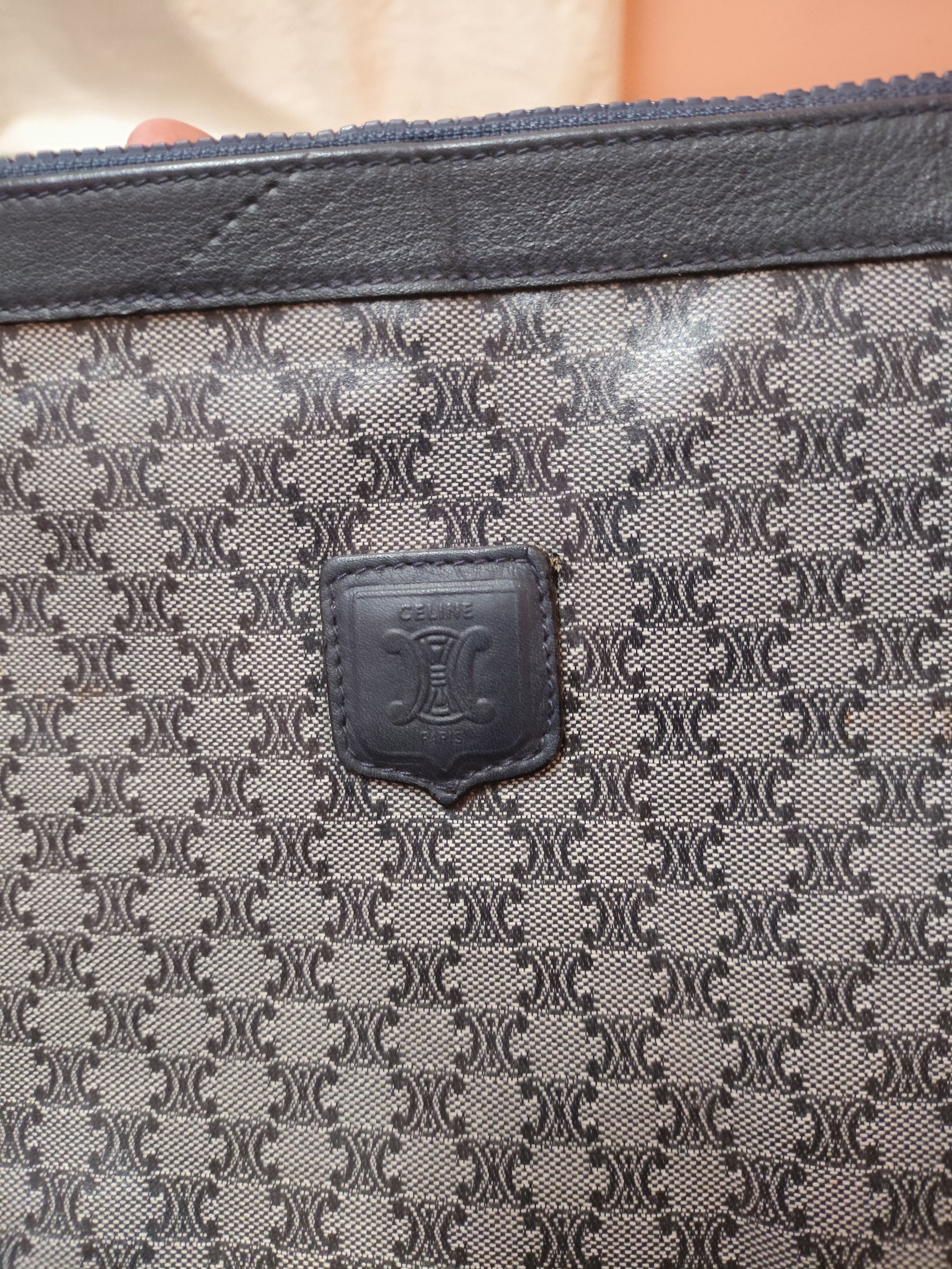 Celine × Vintage Distressed Celine Paris Clutch Bag (Zipper head Defect) Size ONE SIZE - 18 Thumbnail