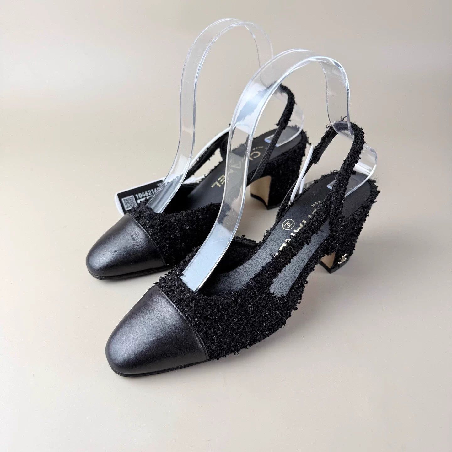 Chanel CHANEL woven double C gold buckle black & gold heels 35 EU Size US 4 / IT 34 - 1 Thumbnail