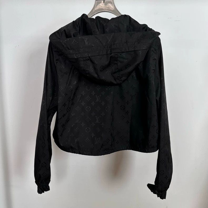 Louis Vuitton Louis Vuitton 25 Black full print cropped assault jacket Size XS / US 0-2 / IT 36-38 - 2 Thumbnail