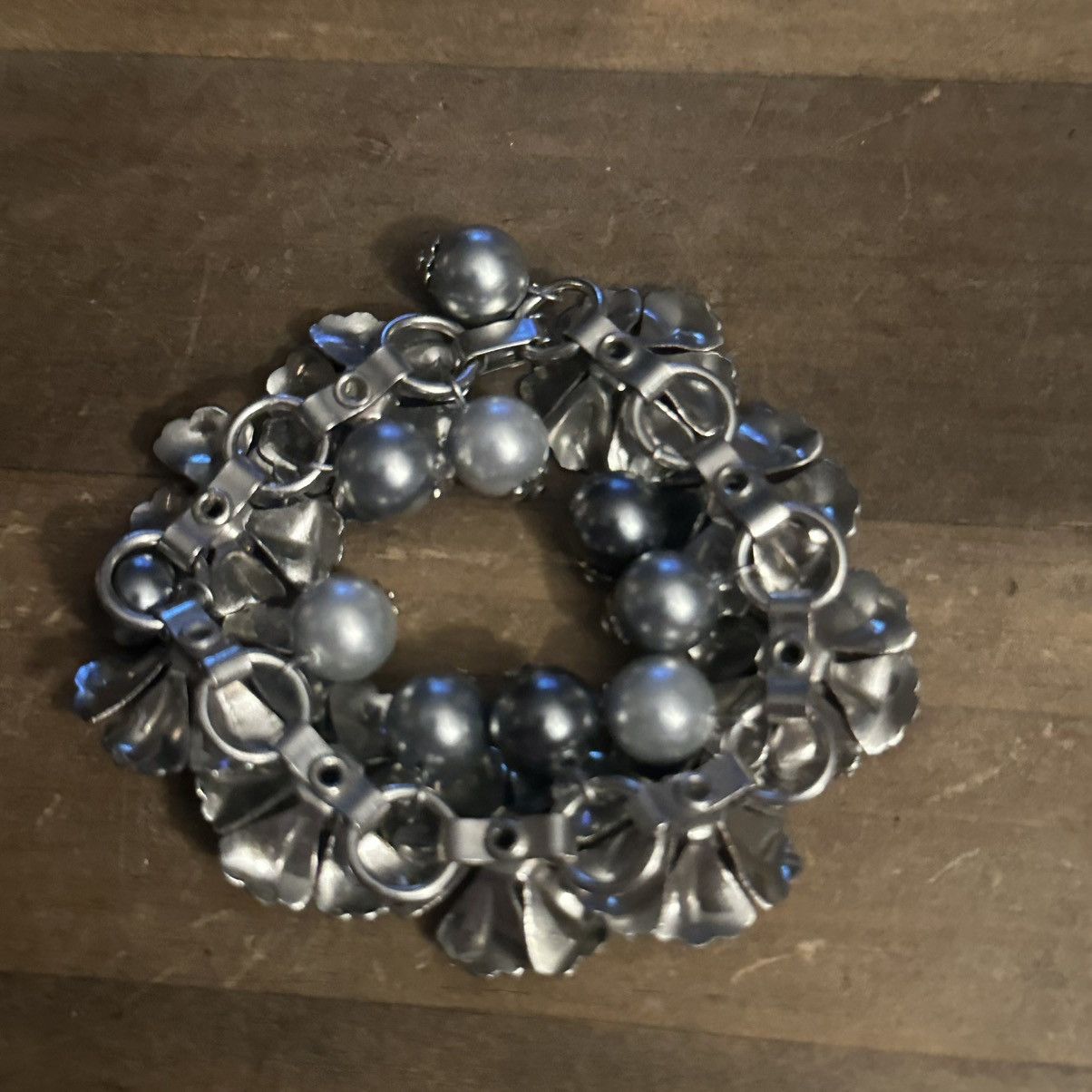 Vintage Vintage silver tone flower link bracelet with pearl dangles Size ONE SIZE - 5 Thumbnail