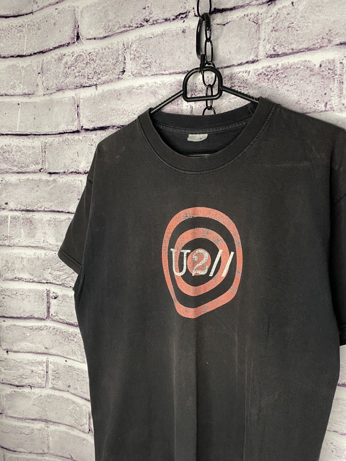 Band Tees Men's Vintage 2004 T-Shirt U2 To Dismantle An Atomic Bomb Size US L / EU 52-54 / 3 - 4 Thumbnail
