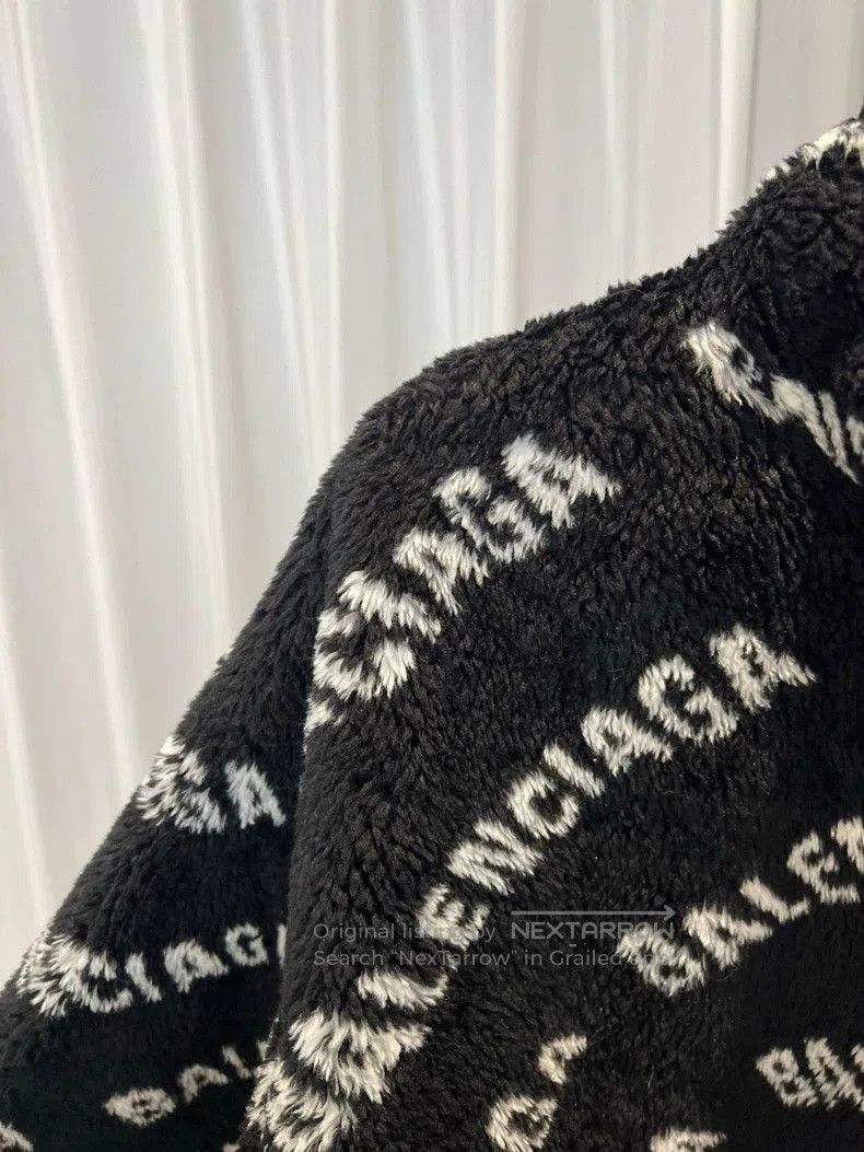 Balenciaga Balenciaga Monogram Teddy Fur Coat. Size US XS / EU 42 / 0 - 4 Thumbnail