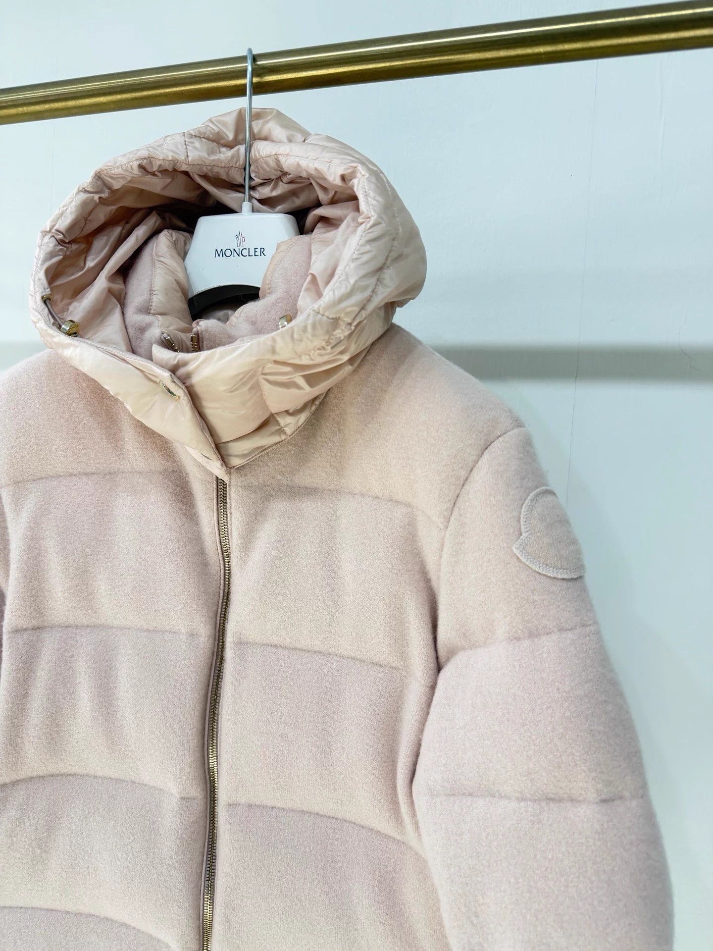 Moncler Moncler Arimi detachable hood white down coat 2 Size XS / US 0-2 / IT 36-38 - 2 Thumbnail