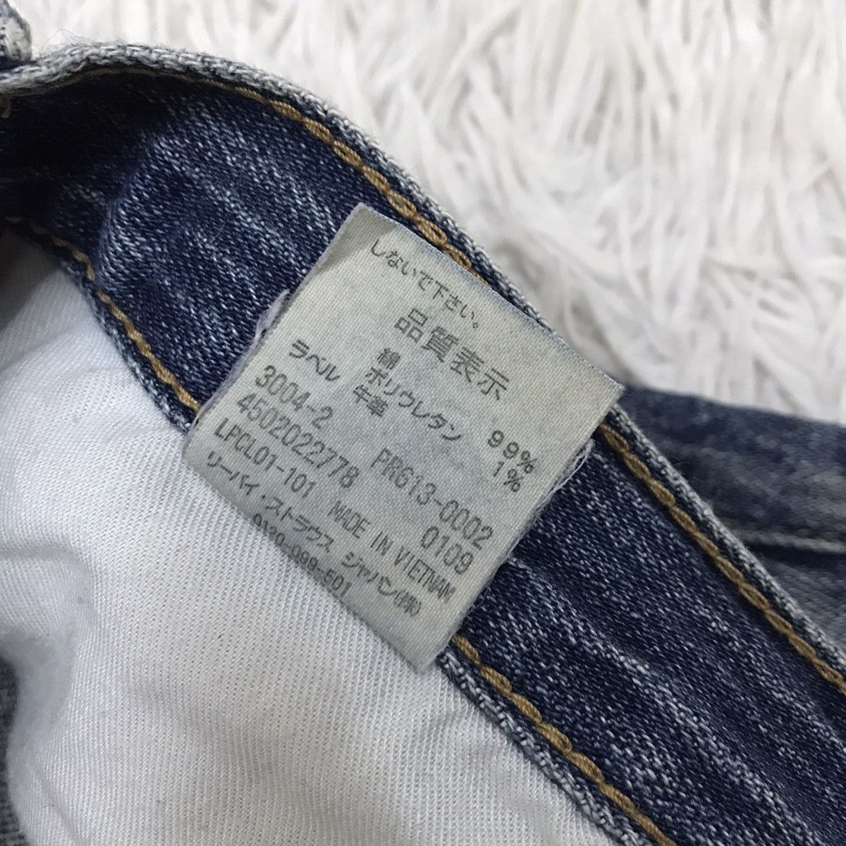 Levi's Vintage Clothing Vintage Levis Lot 613 Skinny Leg Distressed Denim Jeans Size US 29 - 13 Thumbnail
