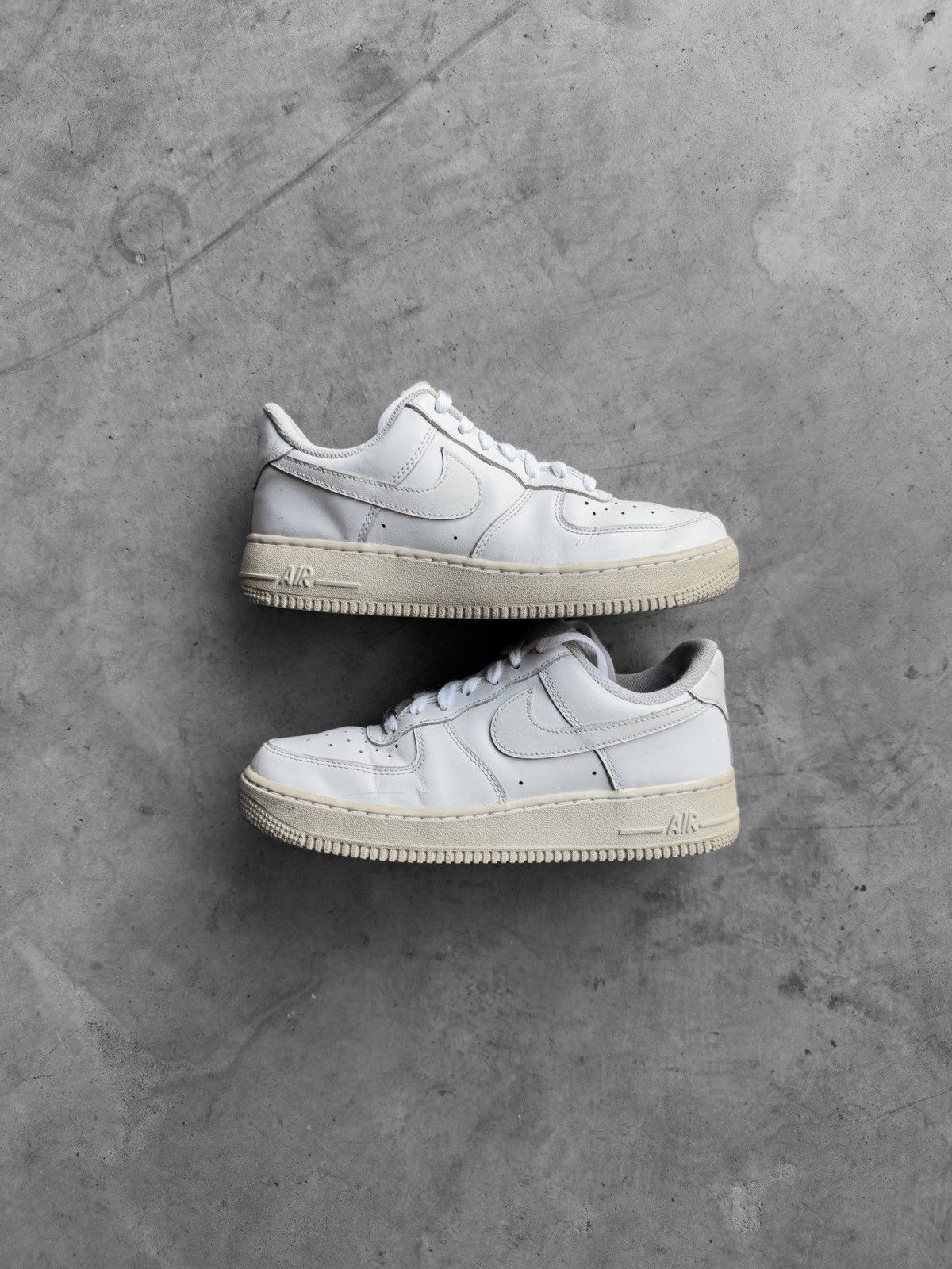 Nike Nike Air Force 1 - White Size 8 Size US 8 / IT 38 - 3 Thumbnail