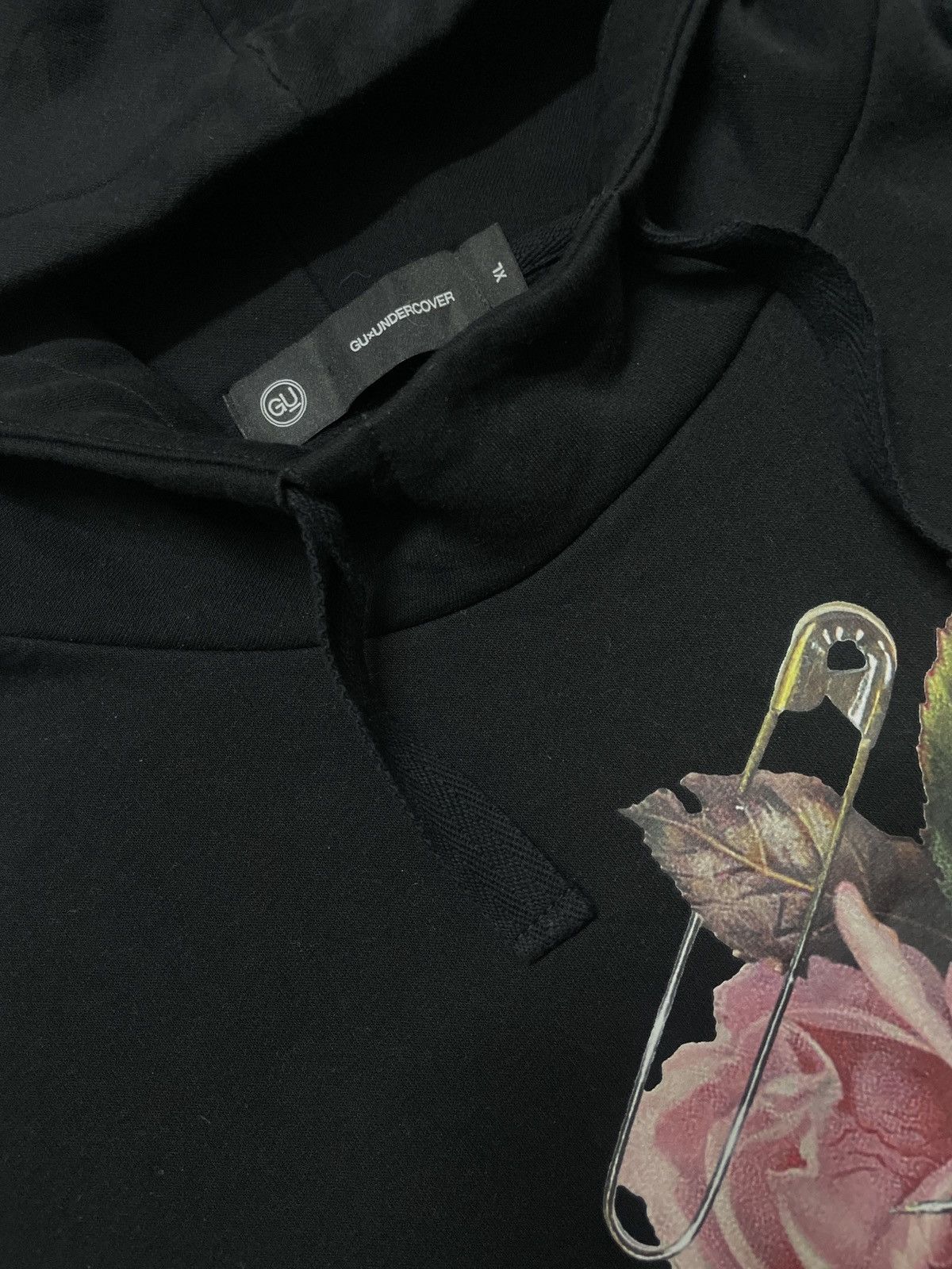 GU × Undercover ‼️Offer‼️GU X Undercover Flower with Pin Hoodie Size US XL / EU 56 / 4 - 5 Thumbnail