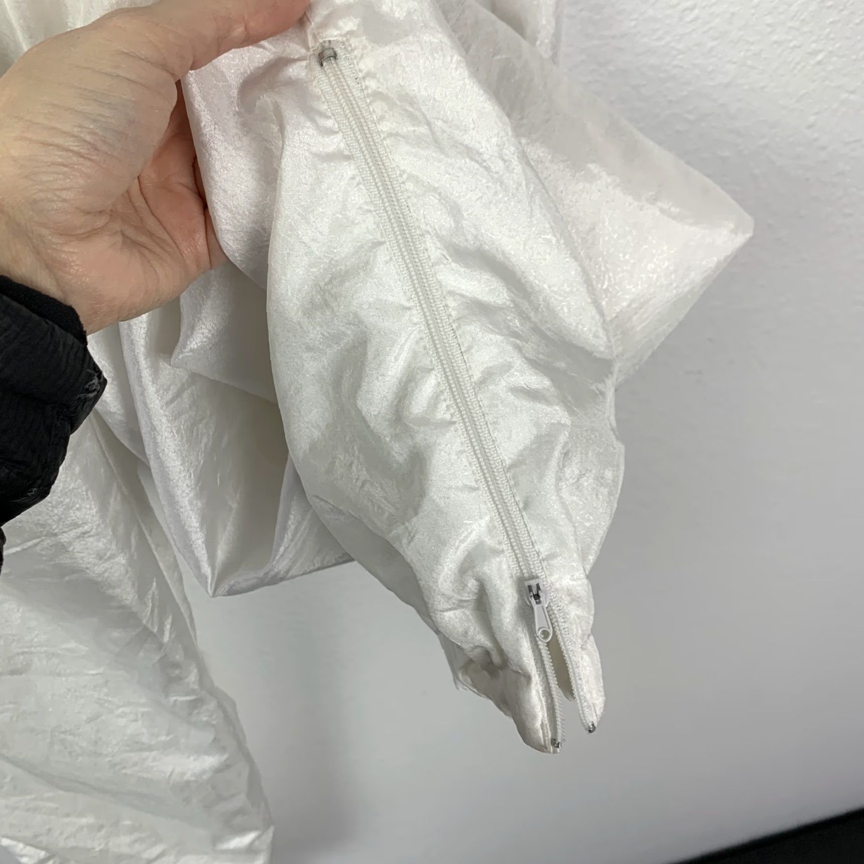 Vintage VINTAGE White Shiny Nylon Track Pants Windbreaker Women's L Elastic Size 36" / US 14 / IT 50 - 5 Thumbnail