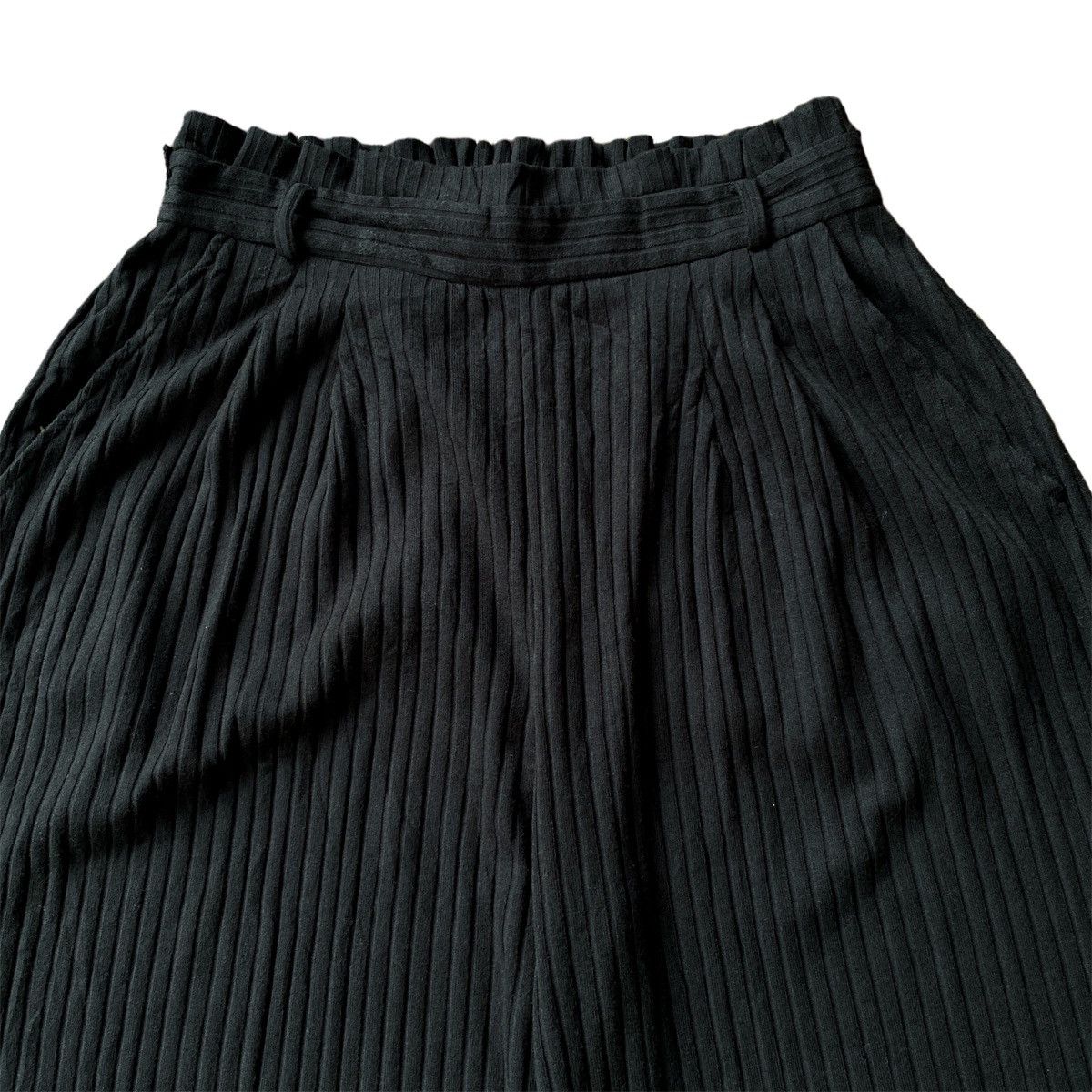 Issey Miyake × Japanese Brand × Vintage Rare Japanese Brand GU Pleats Ultra Wide Leg Pants Size US 32 / EU 48 - 2 Thumbnail