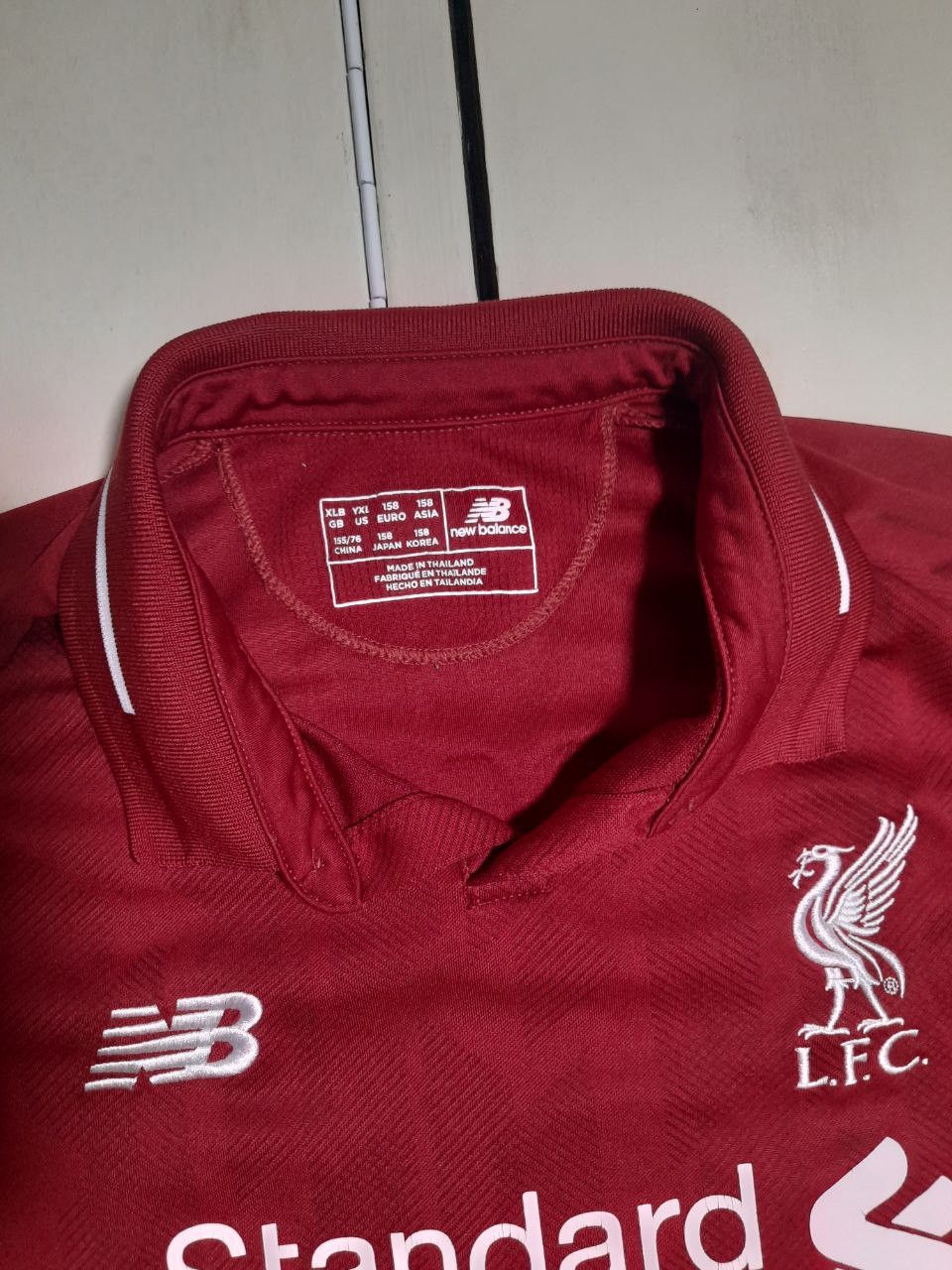New Balance New Balance Liverpool Jersey 11 M.Salah 2018-19 kids size XL Size US S / EU 44-46 / 1 - 7 Thumbnail