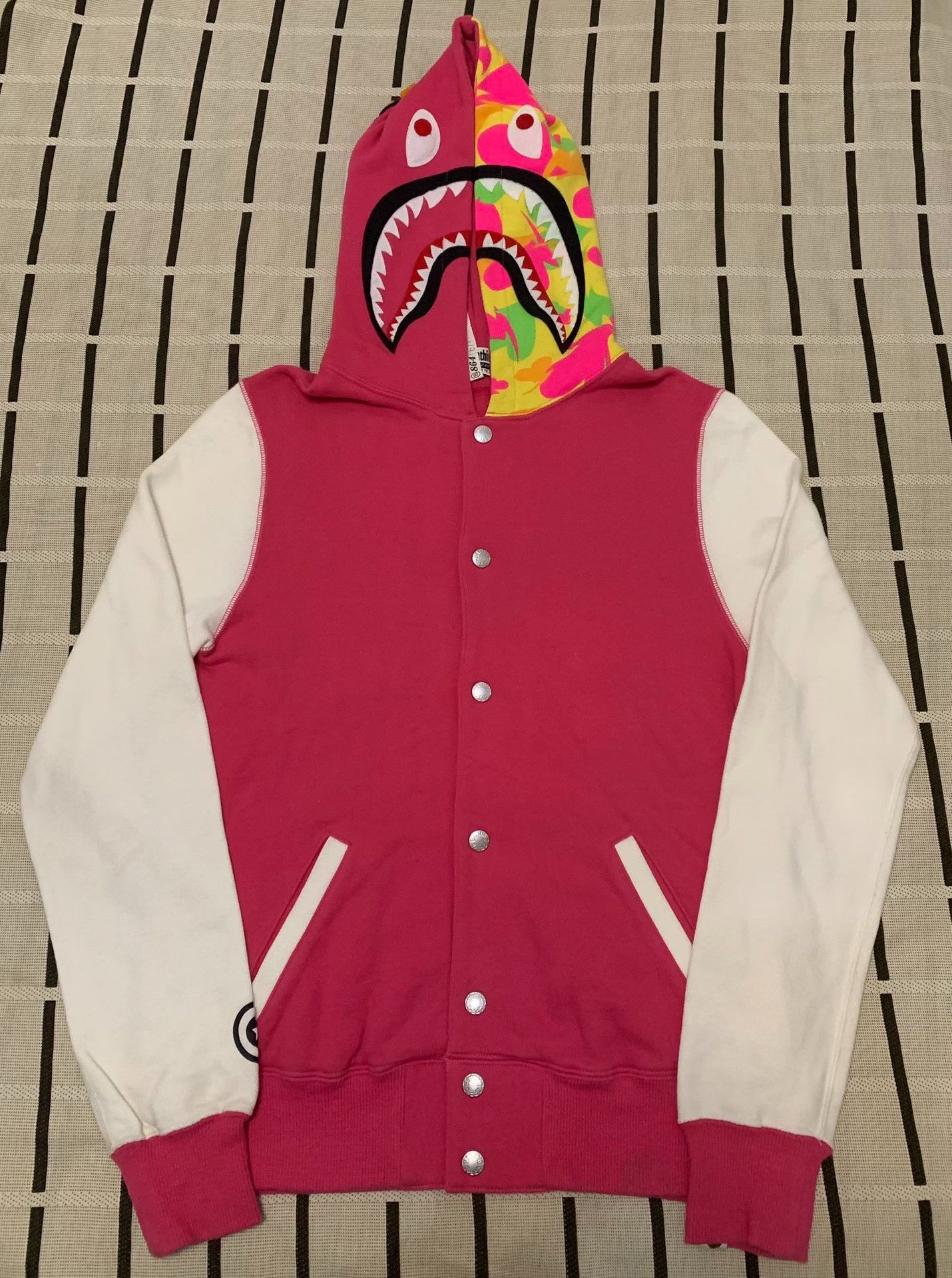 Bape Bape Shark Camo Black Light Jacket S Men Size US S / EU 44-46 / 1 - 1 Thumbnail